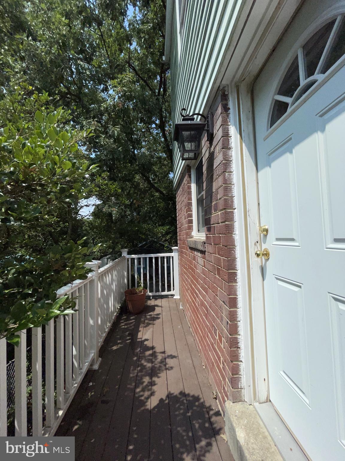 GLASSMANOR - Residential Lease