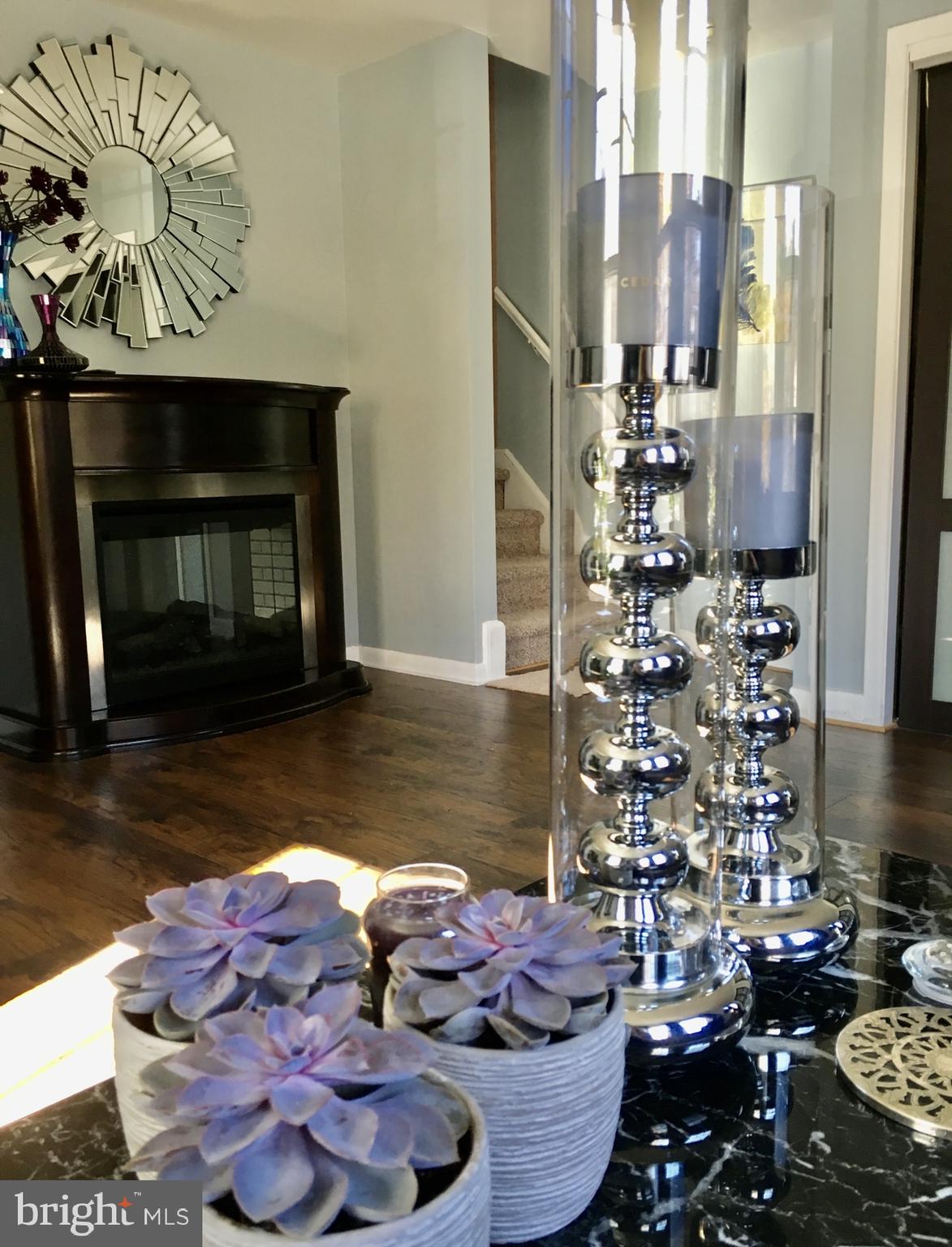 GLASSMANOR - Residential Lease