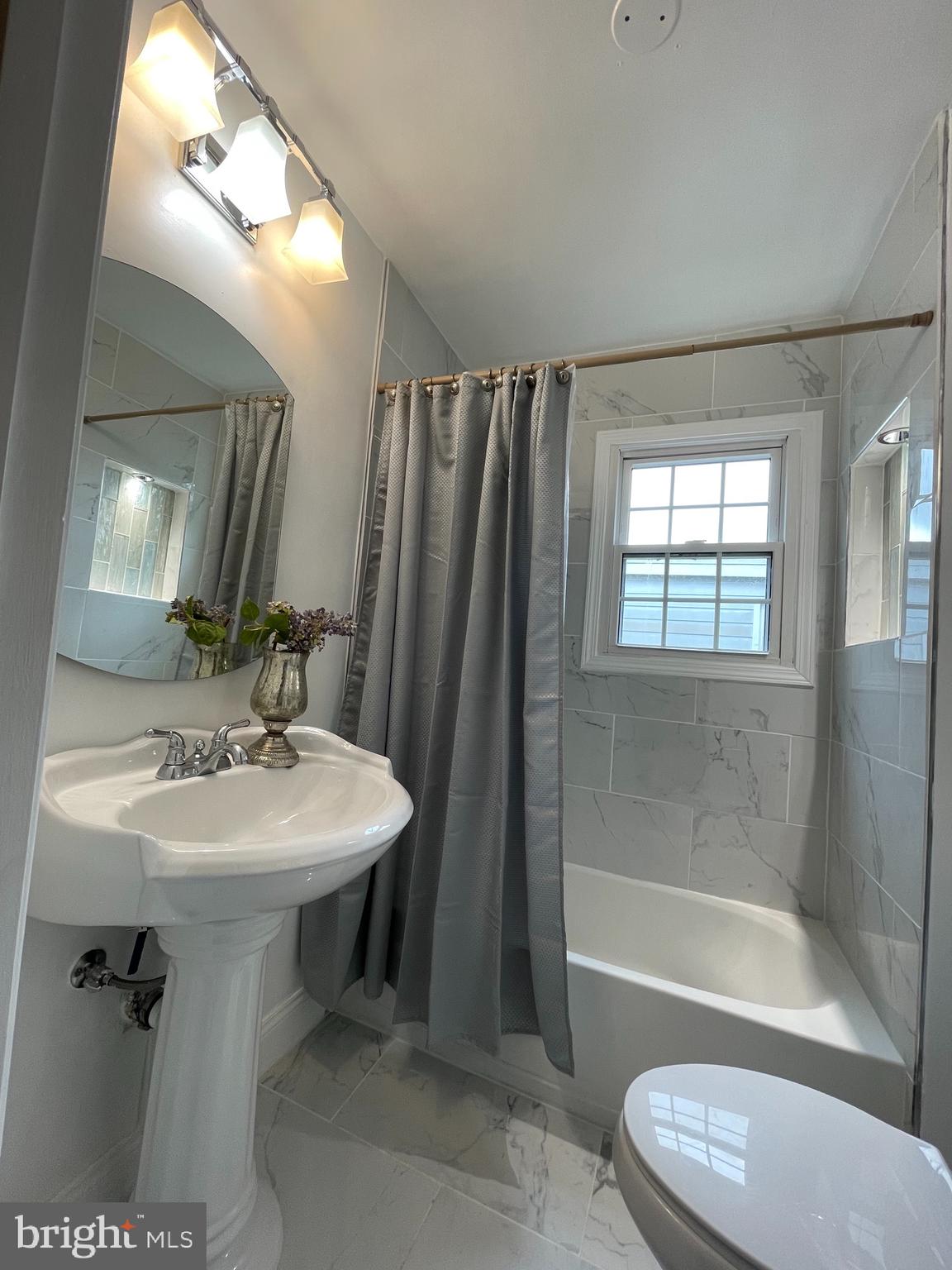 GLASSMANOR - Residential Lease