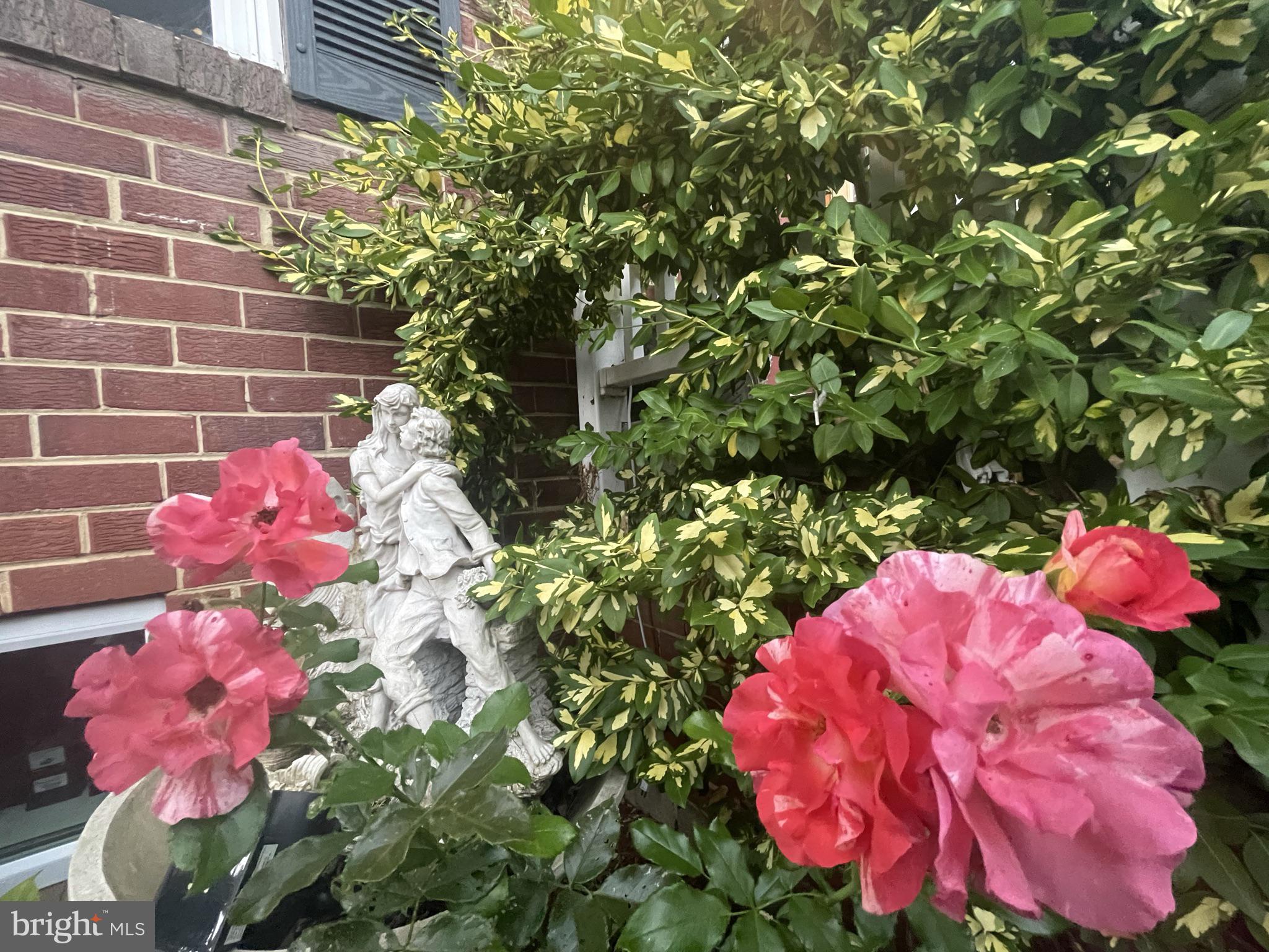 GLASSMANOR - Residential Lease