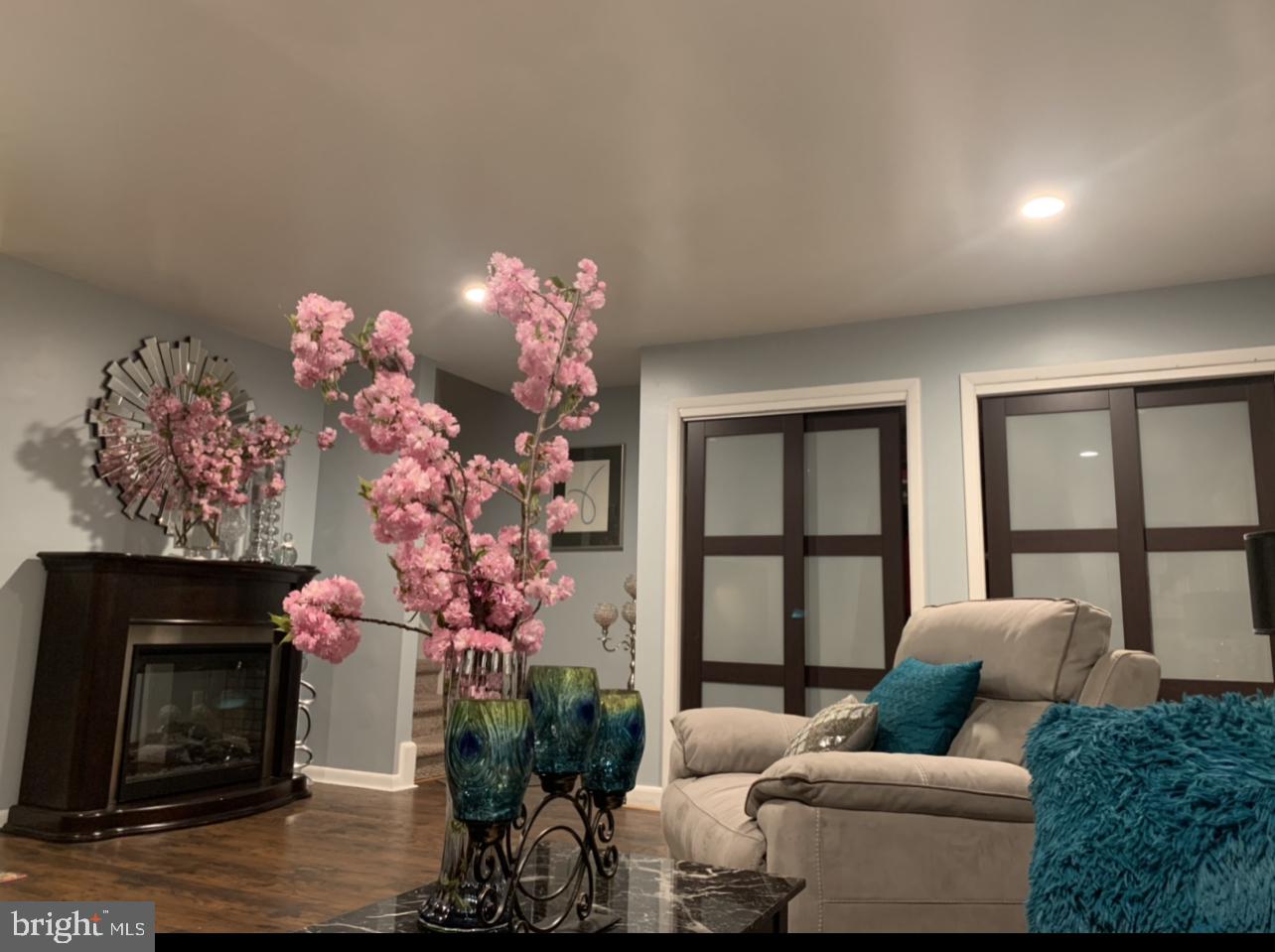 GLASSMANOR - Residential Lease