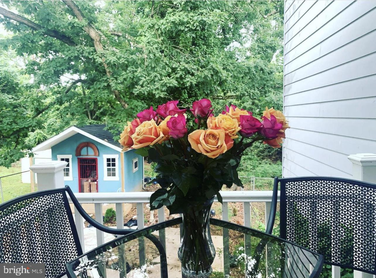 GLASSMANOR - Residential Lease