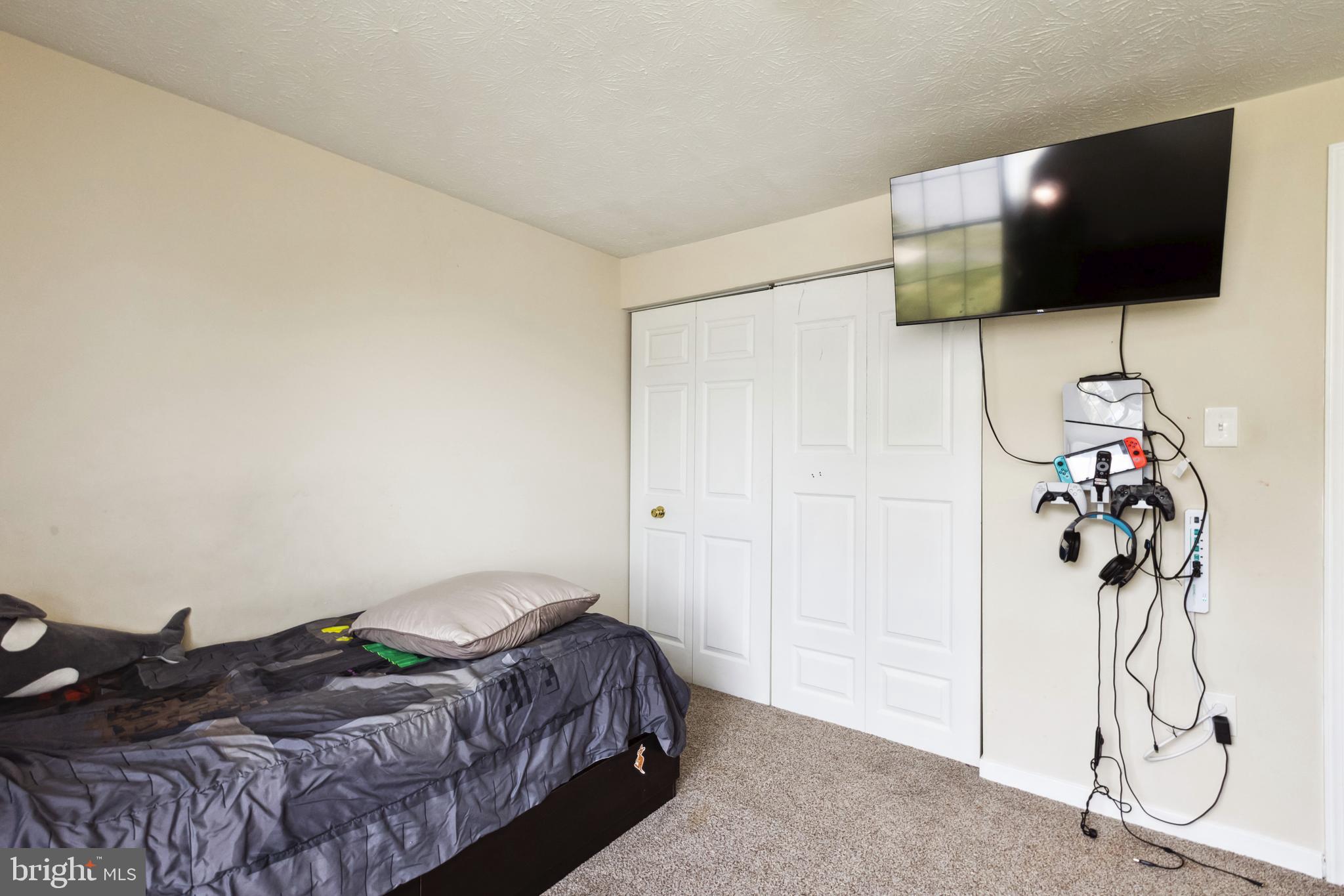 GLADE MANOR - Residential