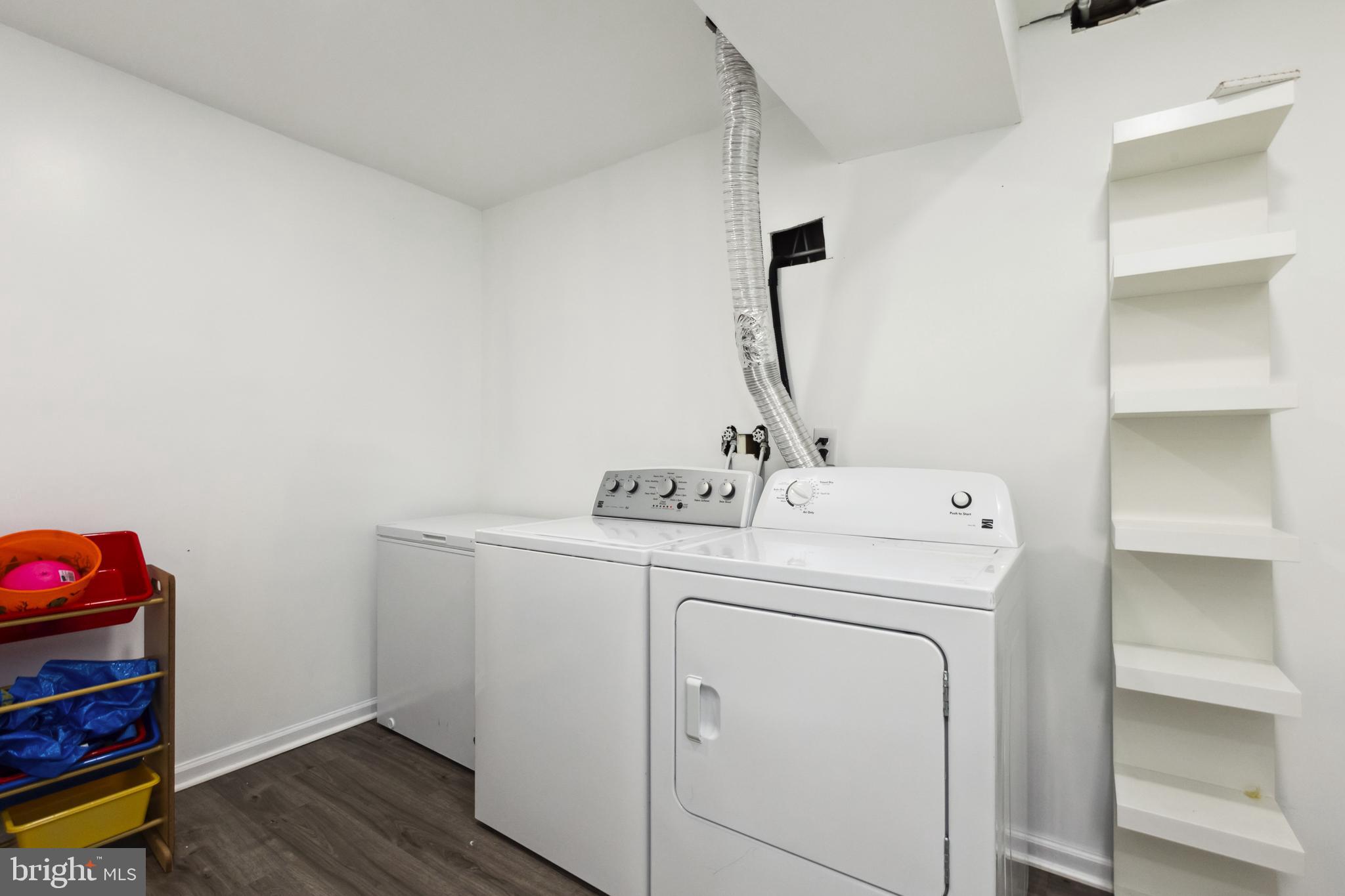 GLADE MANOR - Residential