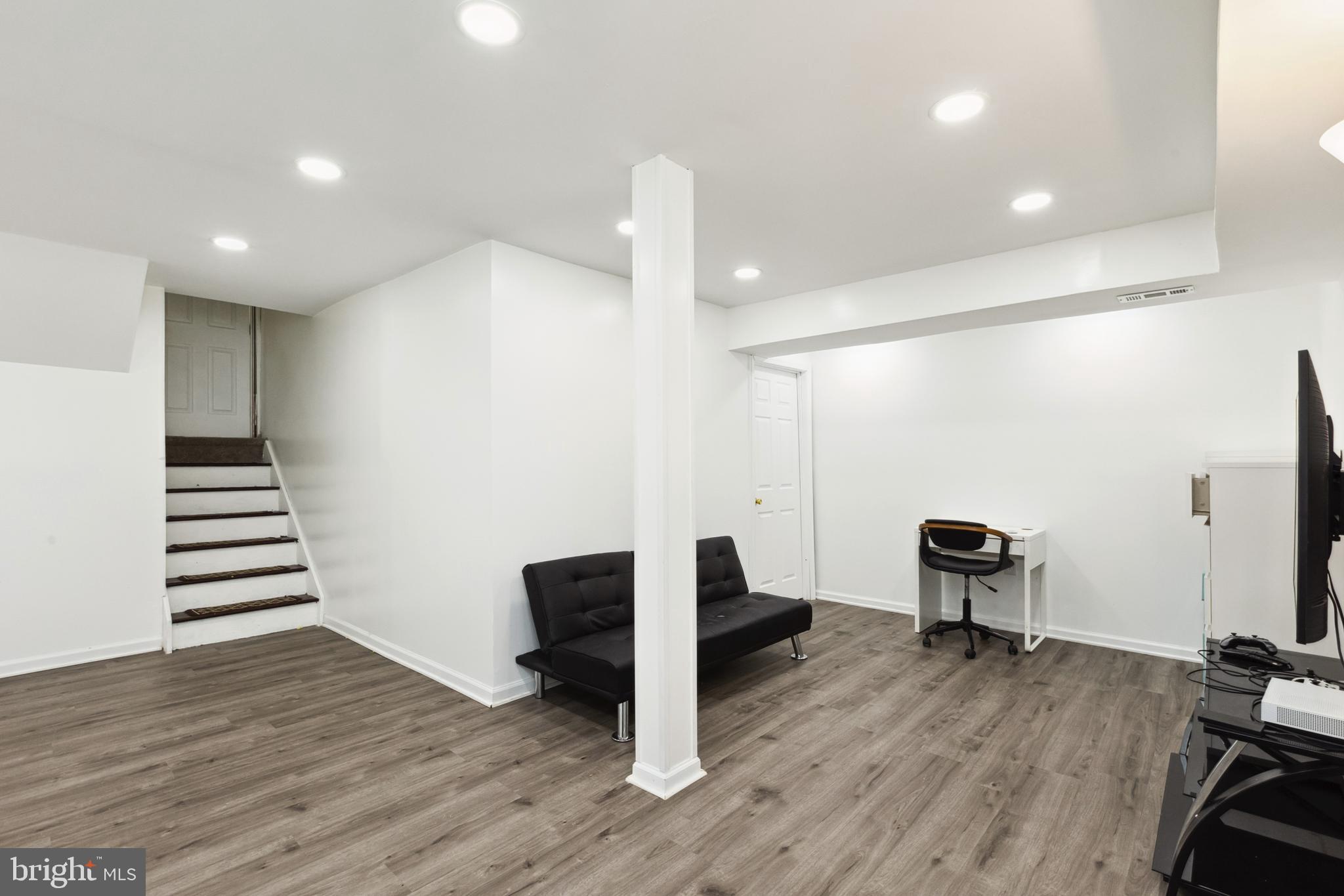 GLADE MANOR - Residential