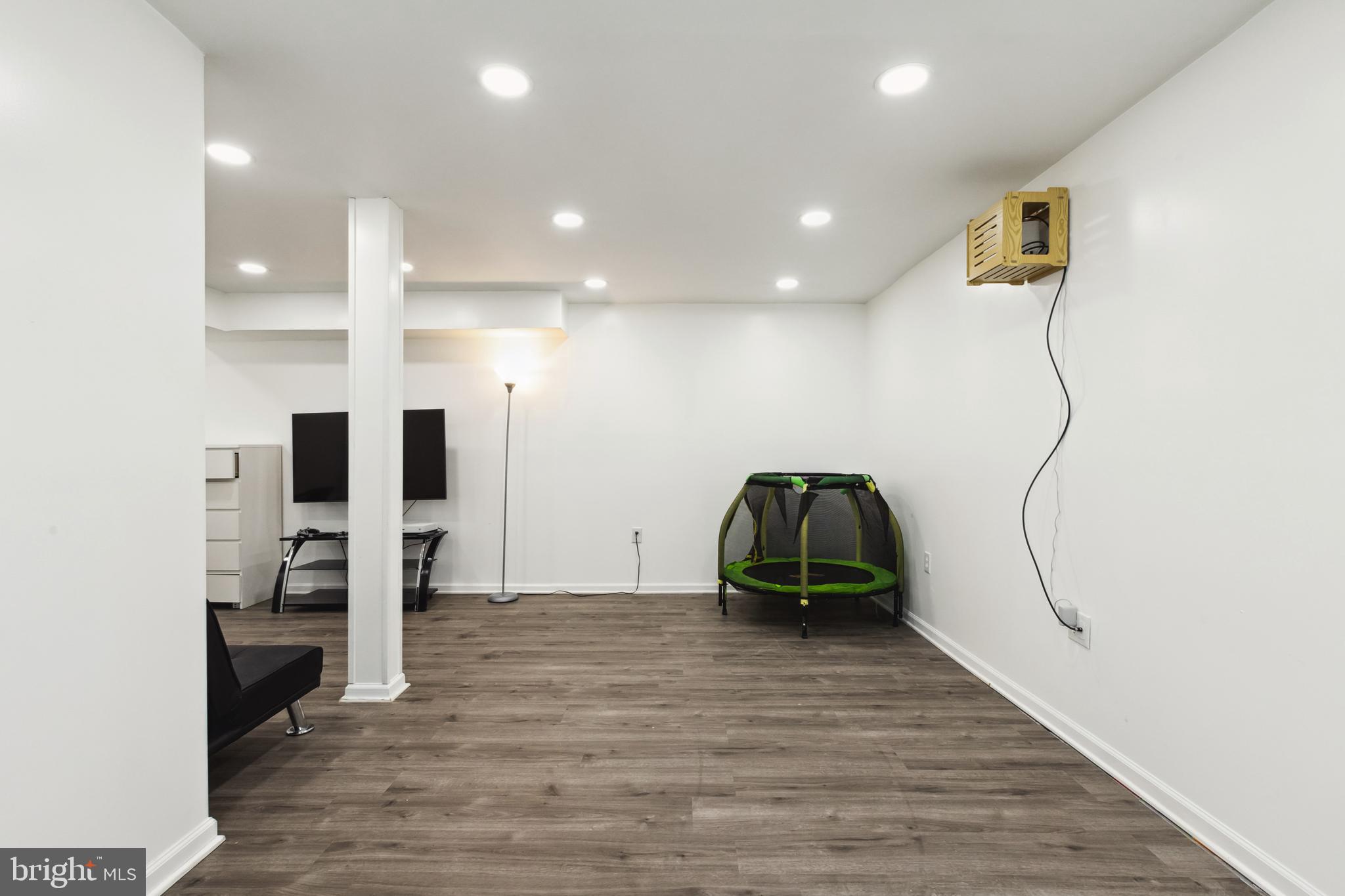 GLADE MANOR - Residential