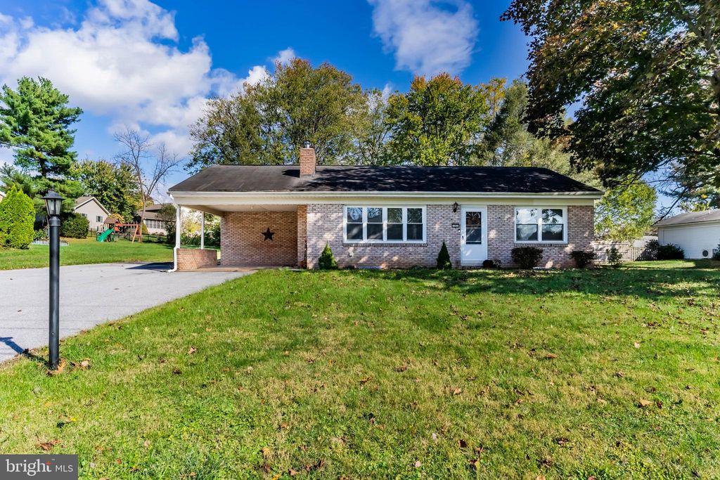 Photo of 103 Maple Street, DILLSBURG, PA 17019 (MLS # PAYK2091558)