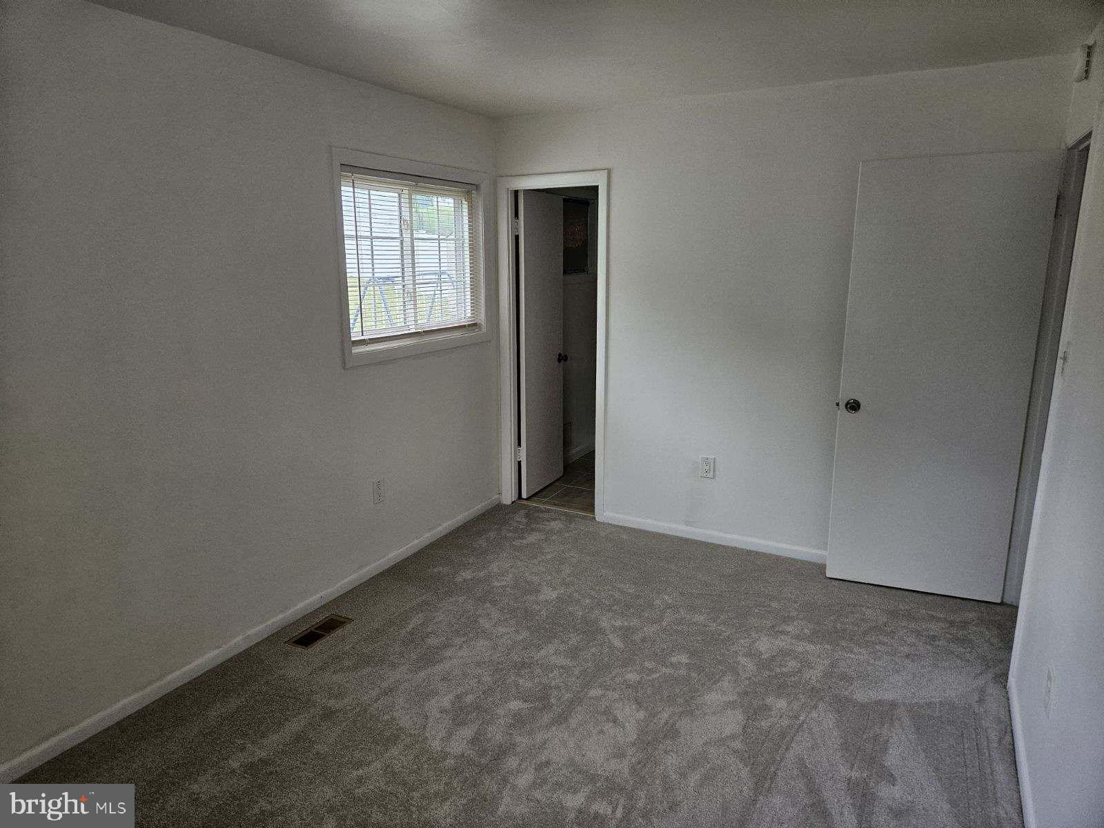 ROLLING ACRES - Residential Lease