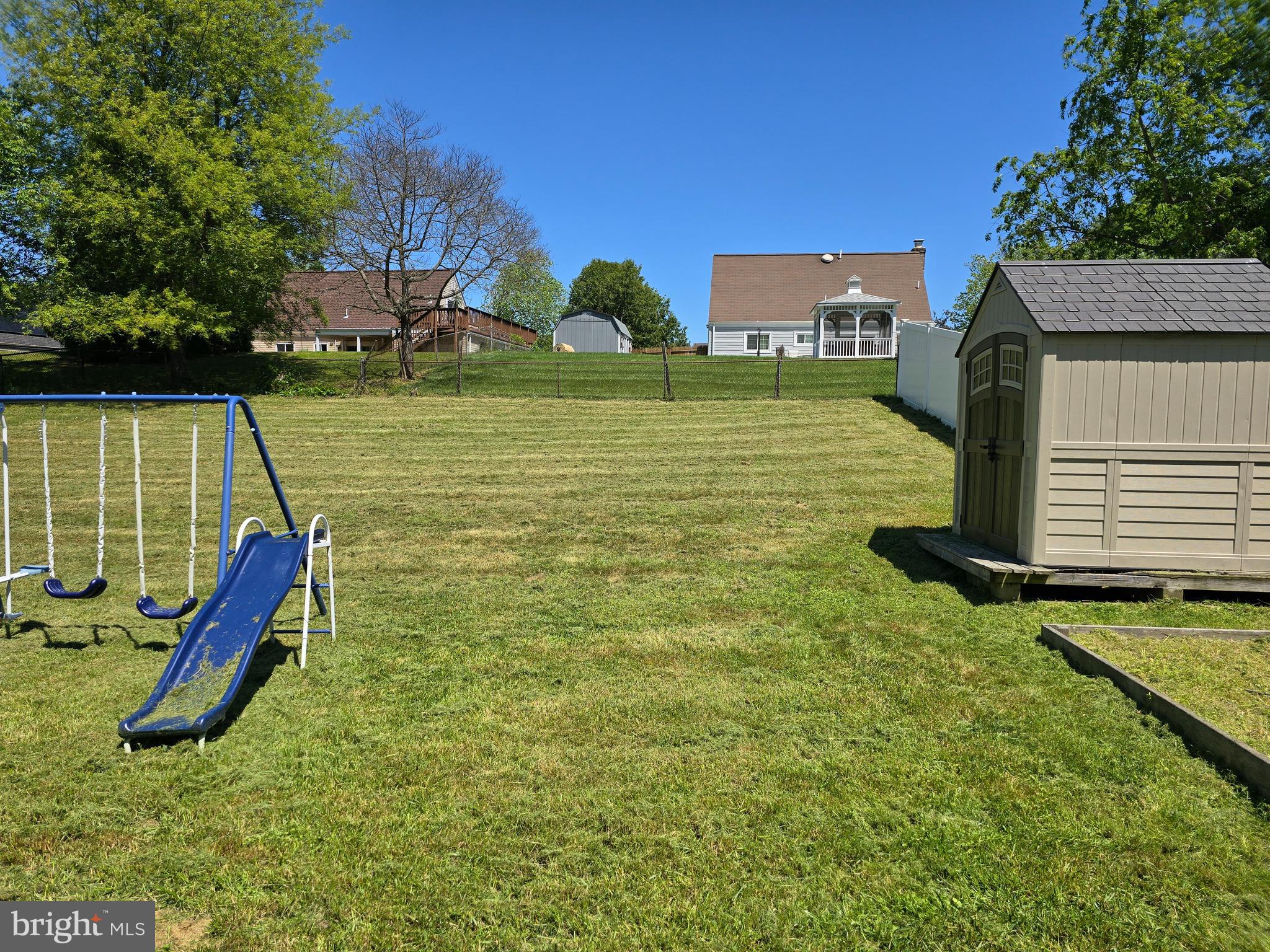 ROLLING ACRES - Residential Lease