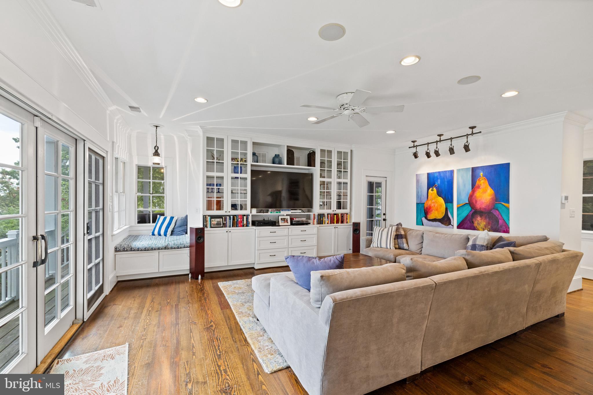 366 QUEEN ANNE ROAD