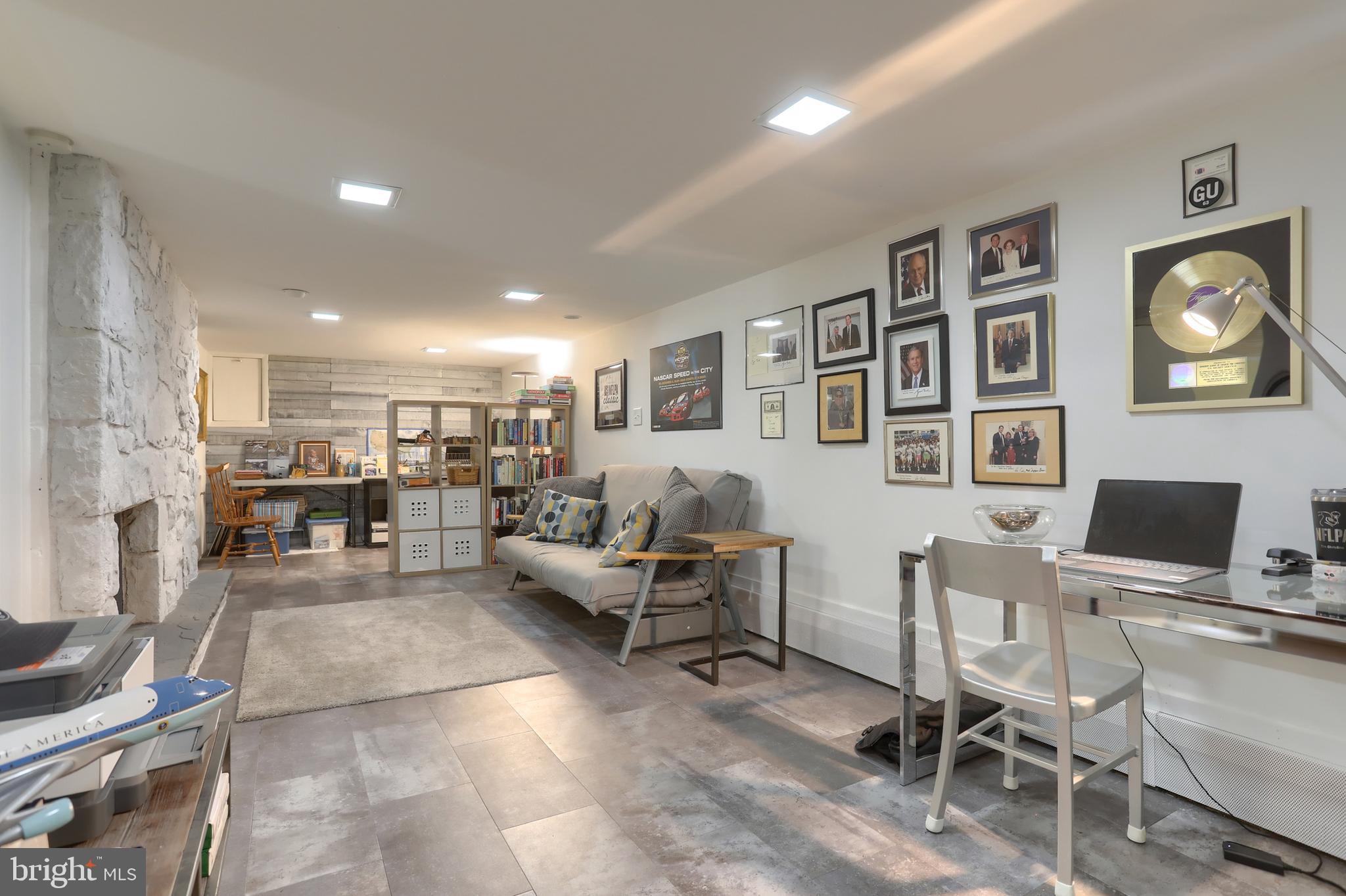 GLENN ACRES - Residential