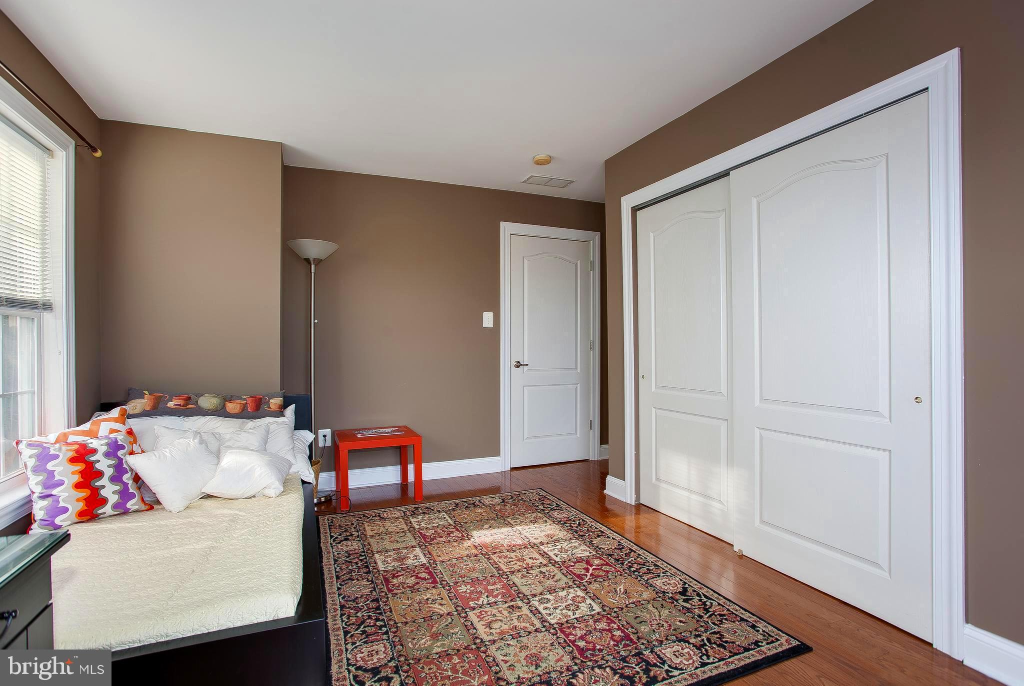 BUSTLETON - Residential