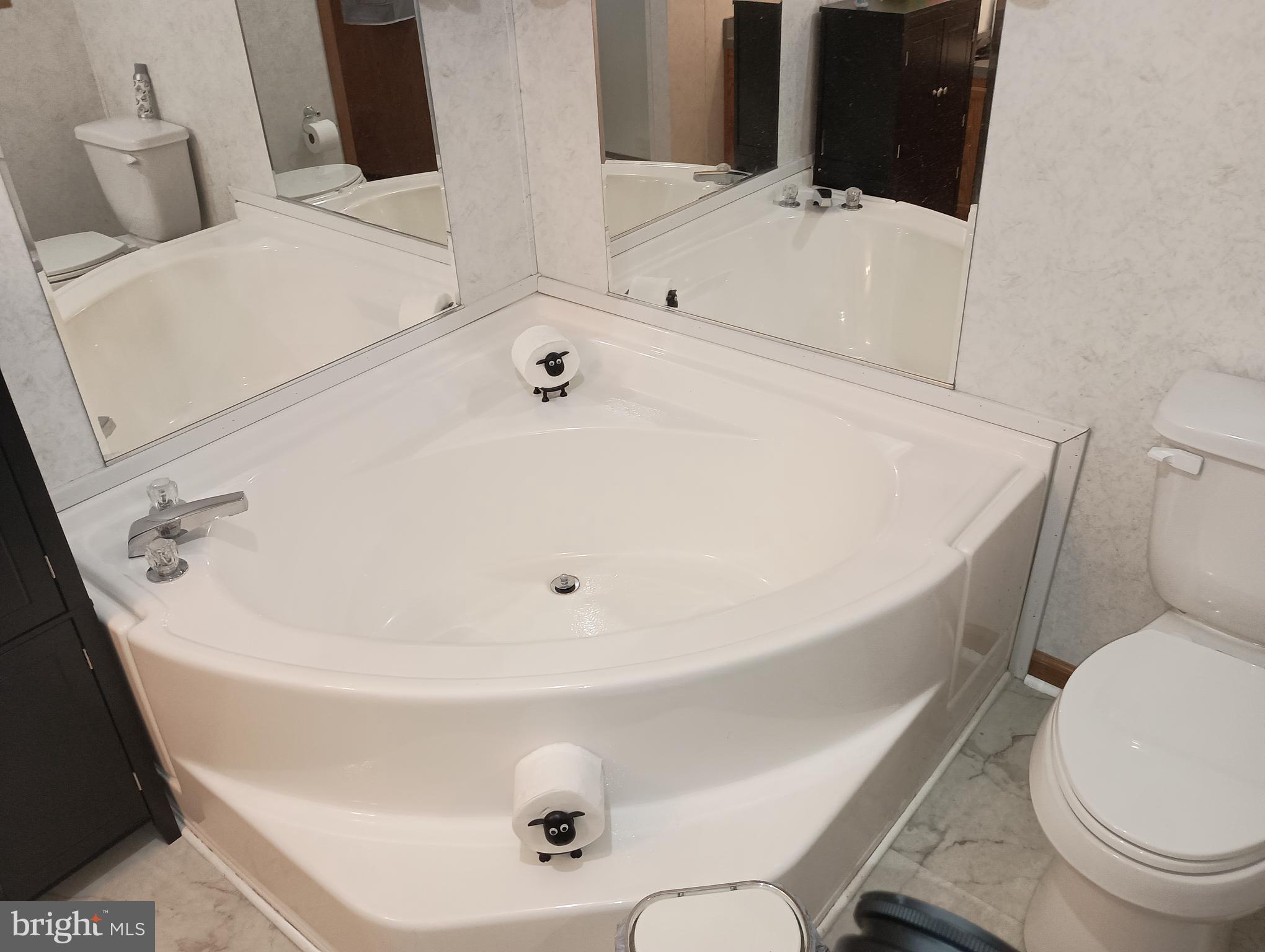 LEISURE LIVING ESTATES - Residential