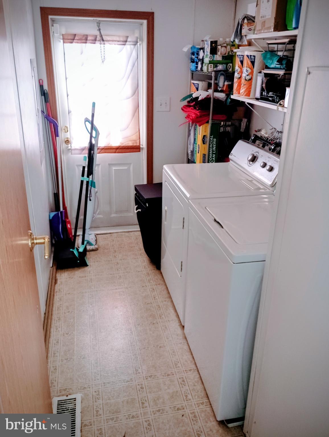 LEISURE LIVING ESTATES - Residential