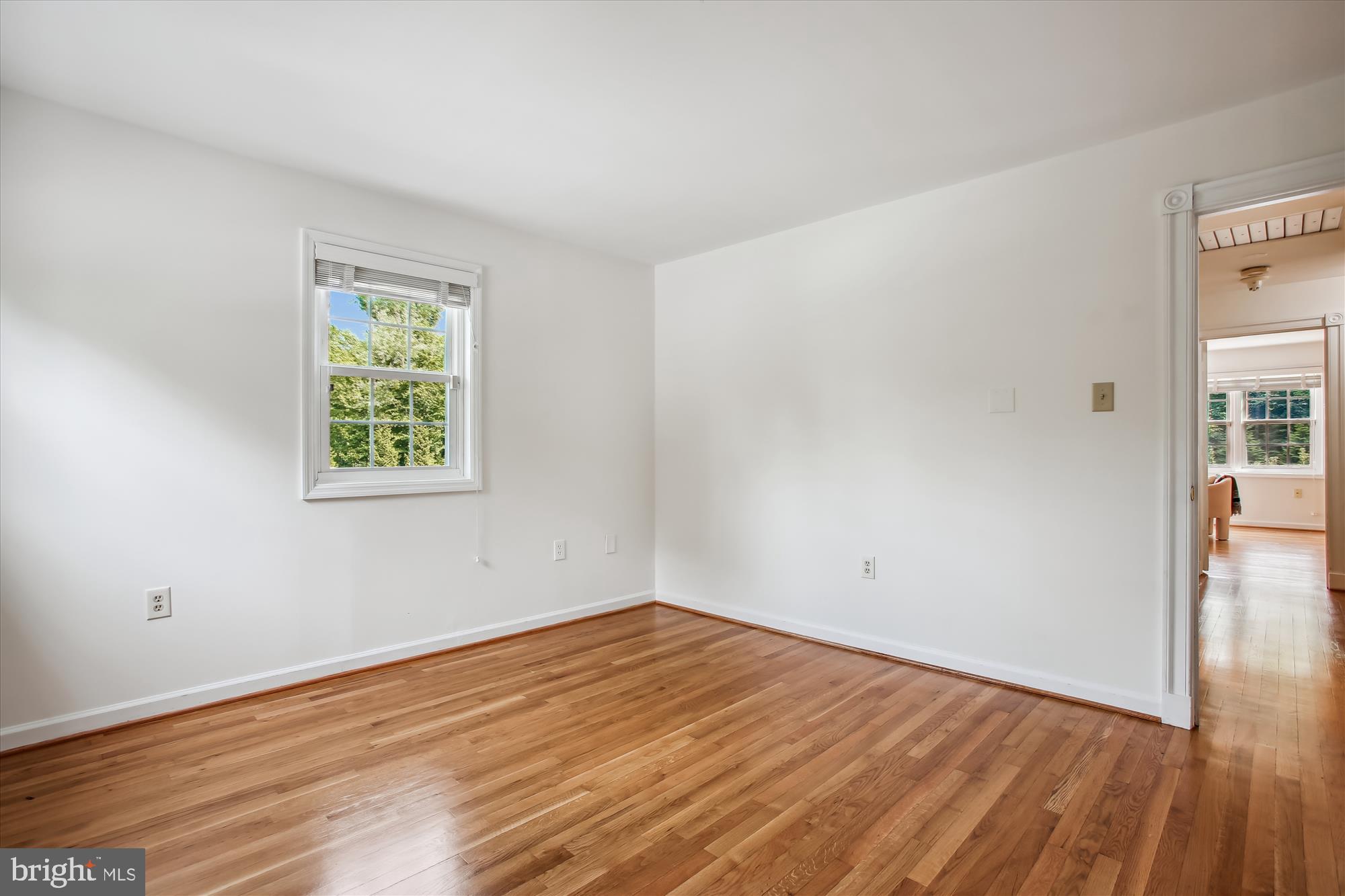 HAMPTON WOODS EAST - Residential