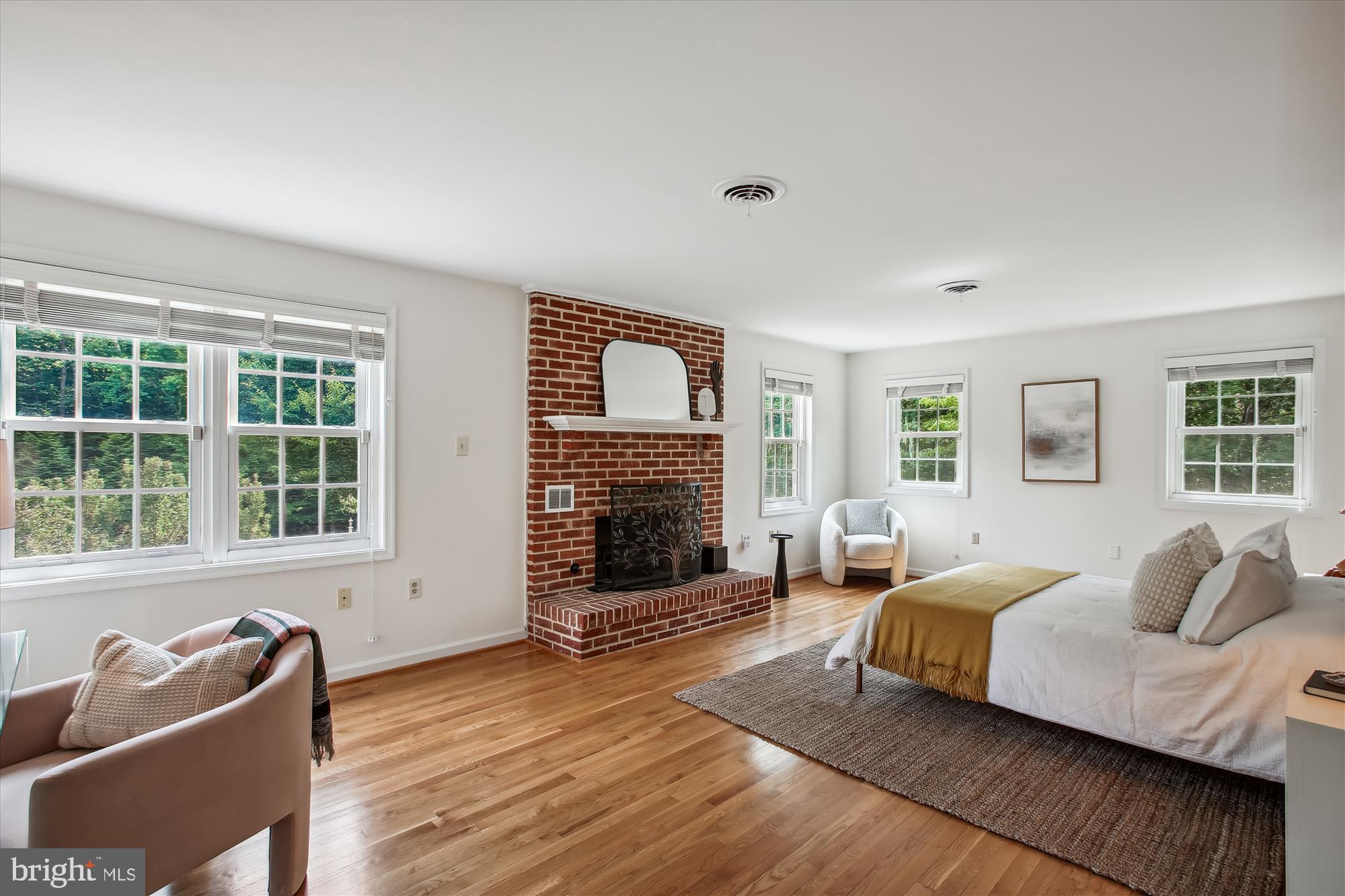 HAMPTON WOODS EAST - Residential