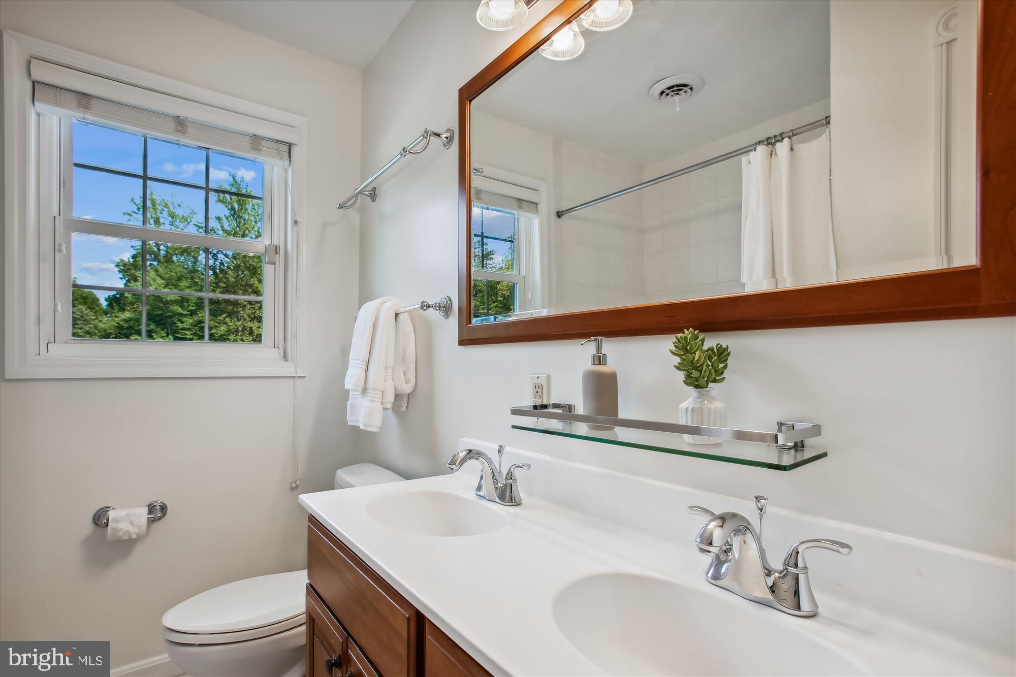 HAMPTON WOODS EAST - Residential