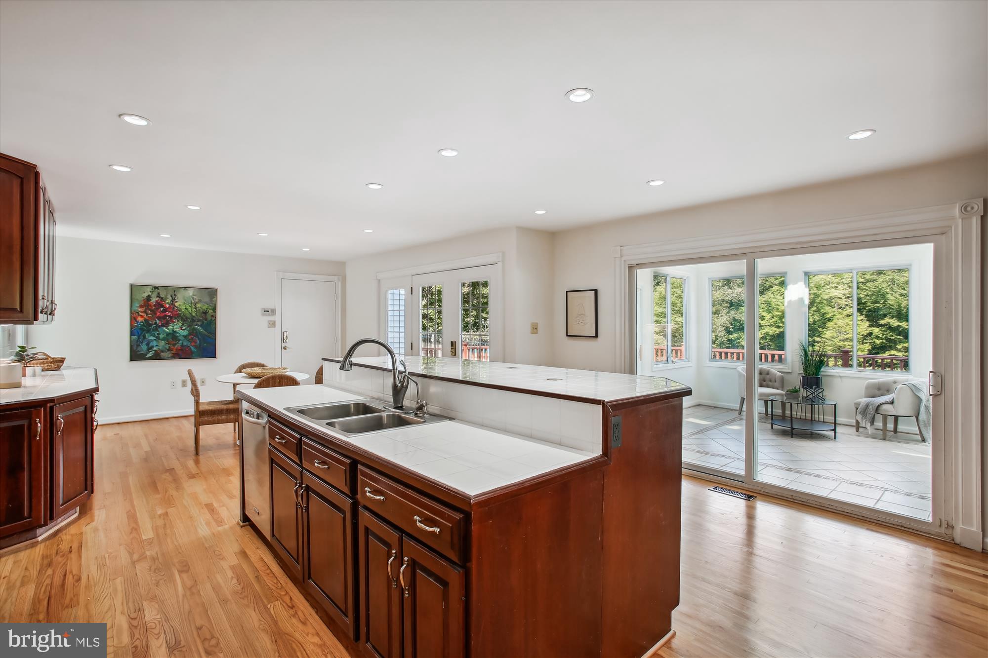 HAMPTON WOODS EAST - Residential