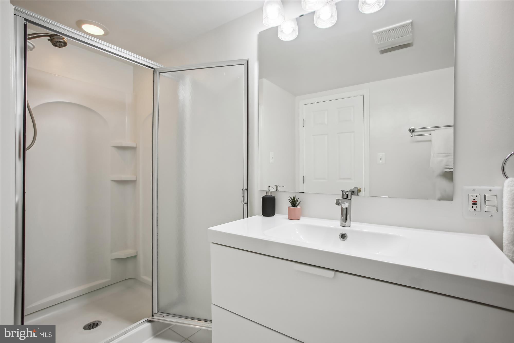 HAMPTON WOODS EAST - Residential