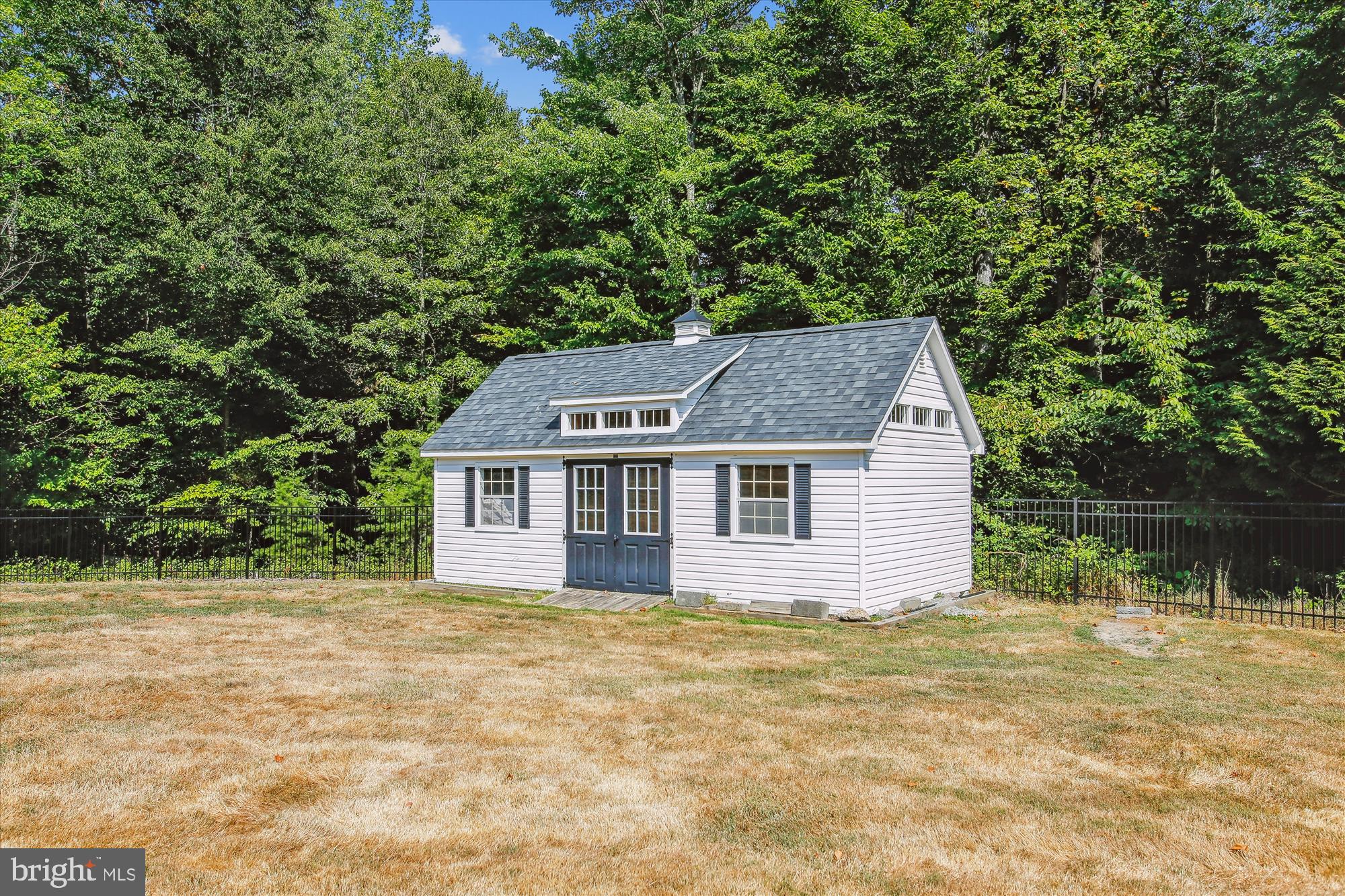 HAMPTON WOODS EAST - Residential