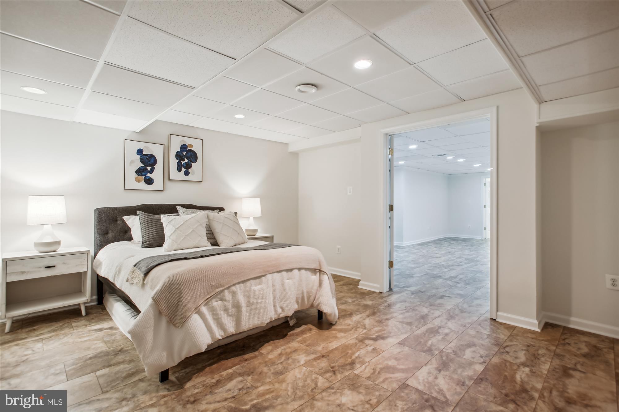 HAMPTON WOODS EAST - Residential