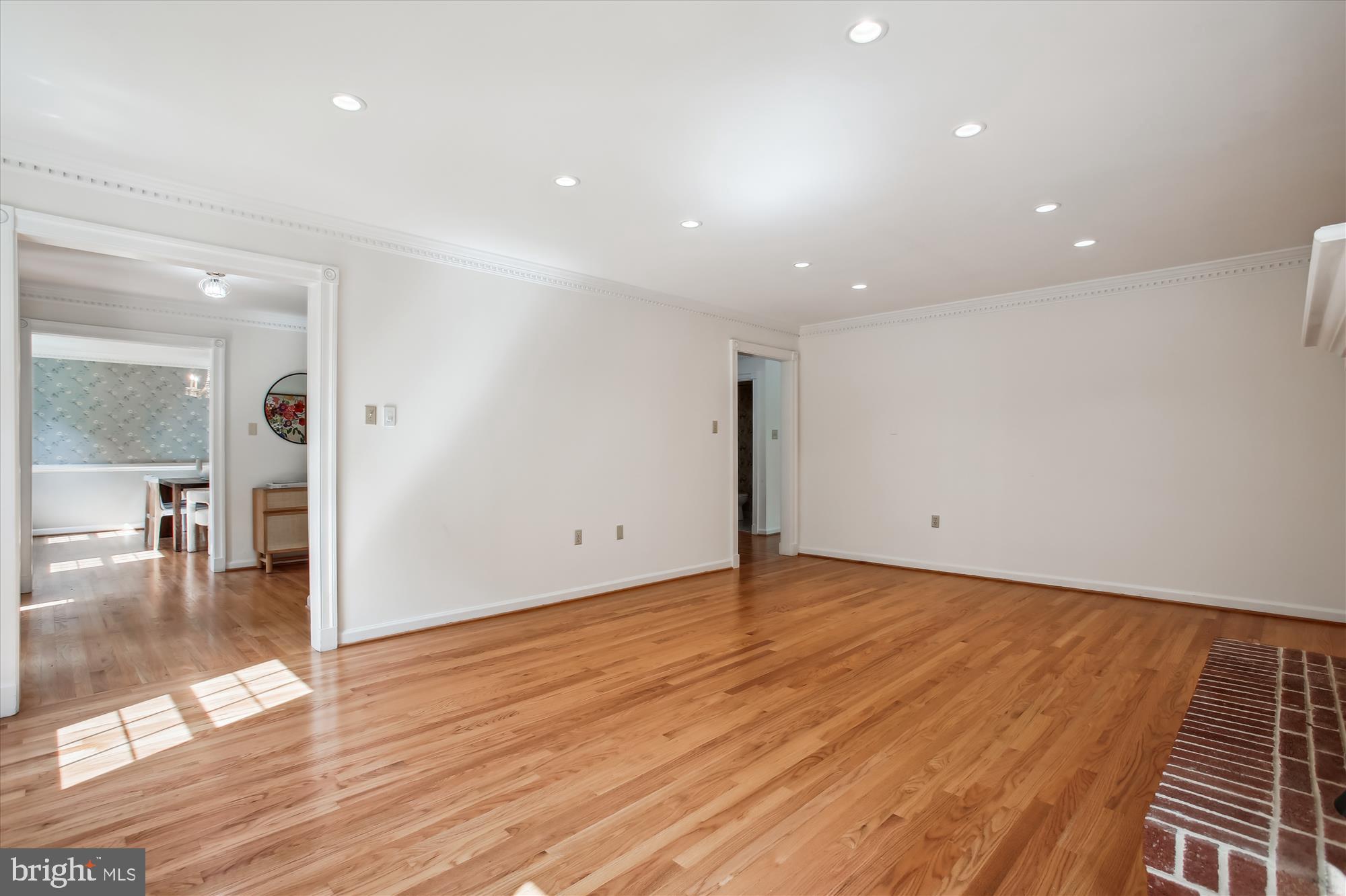 HAMPTON WOODS EAST - Residential