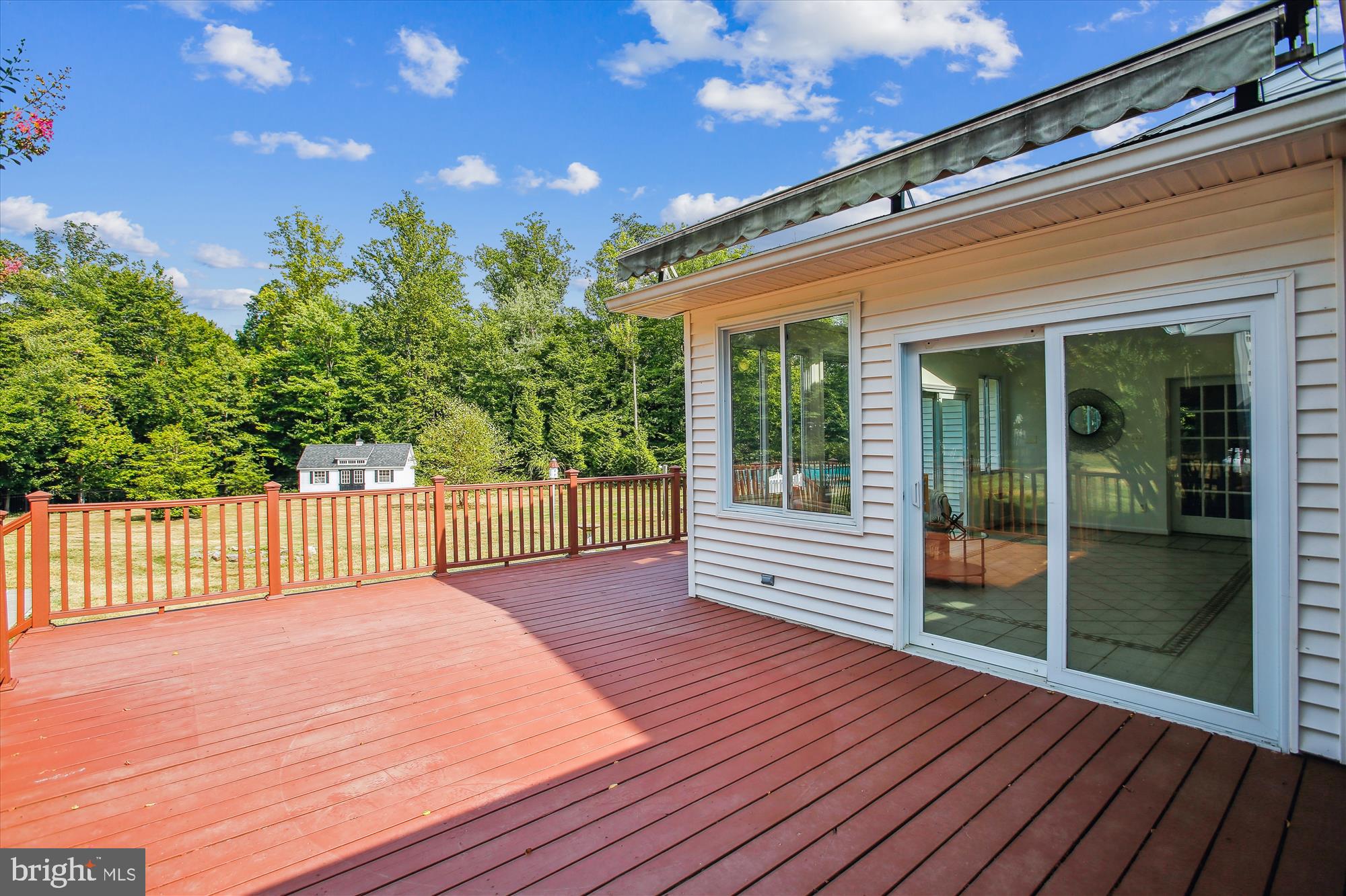 HAMPTON WOODS EAST - Residential