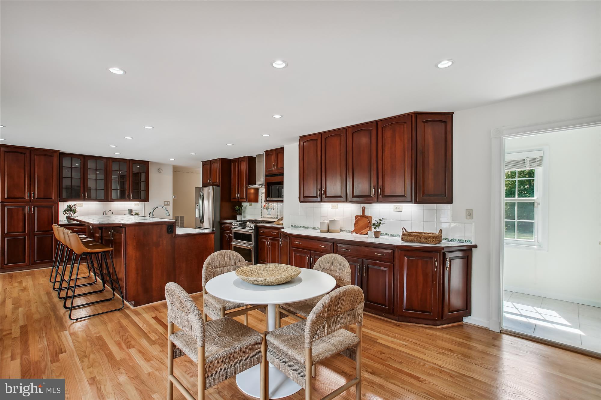 HAMPTON WOODS EAST - Residential