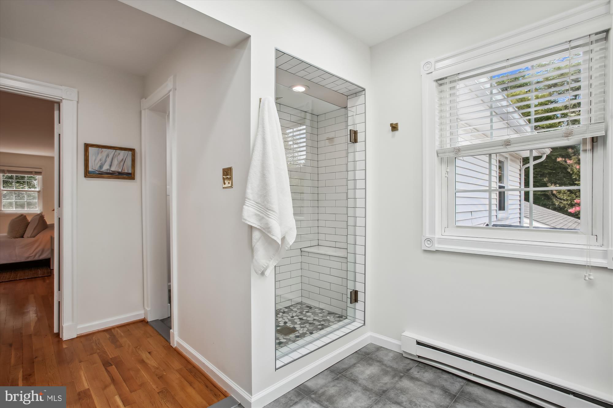 HAMPTON WOODS EAST - Residential