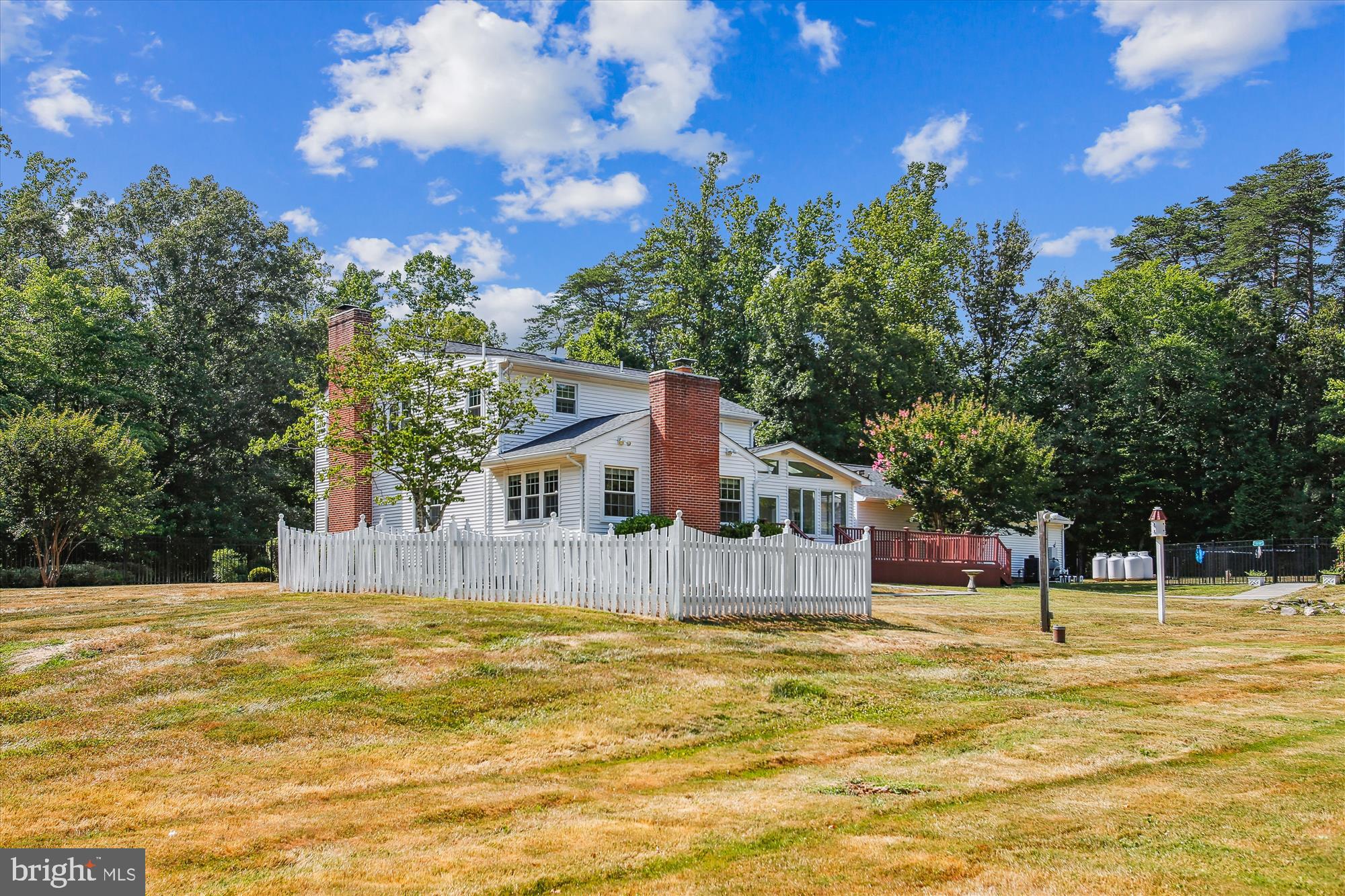 HAMPTON WOODS EAST - Residential