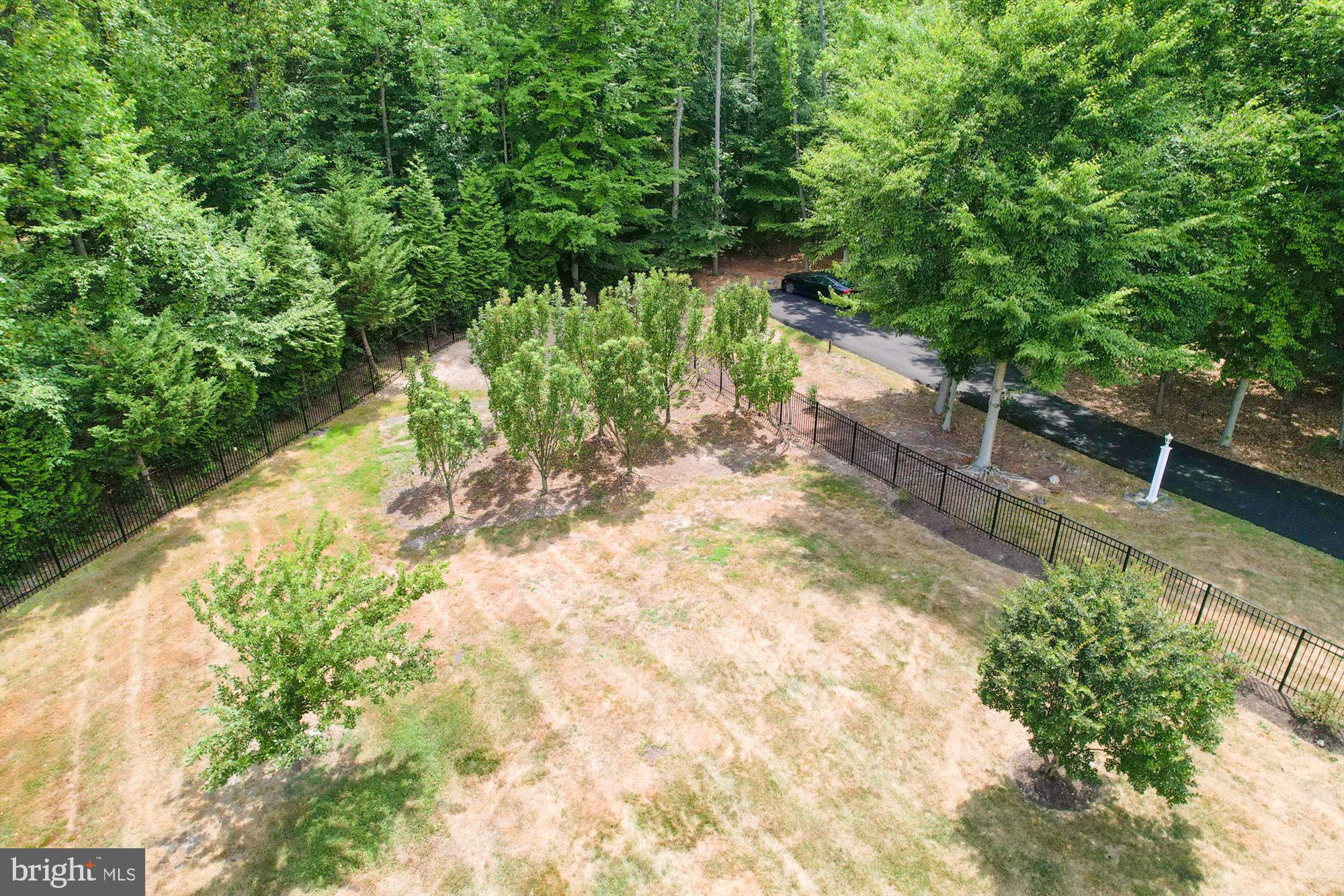 HAMPTON WOODS EAST - Residential