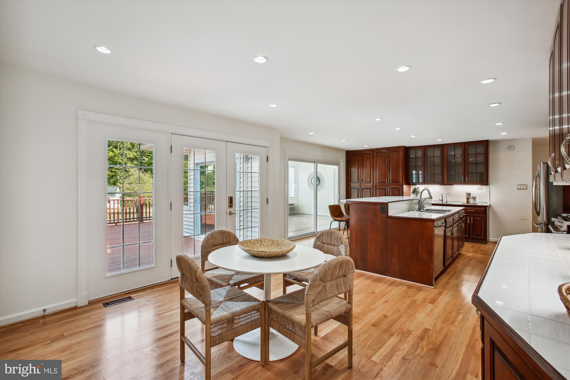 HAMPTON WOODS EAST - Residential