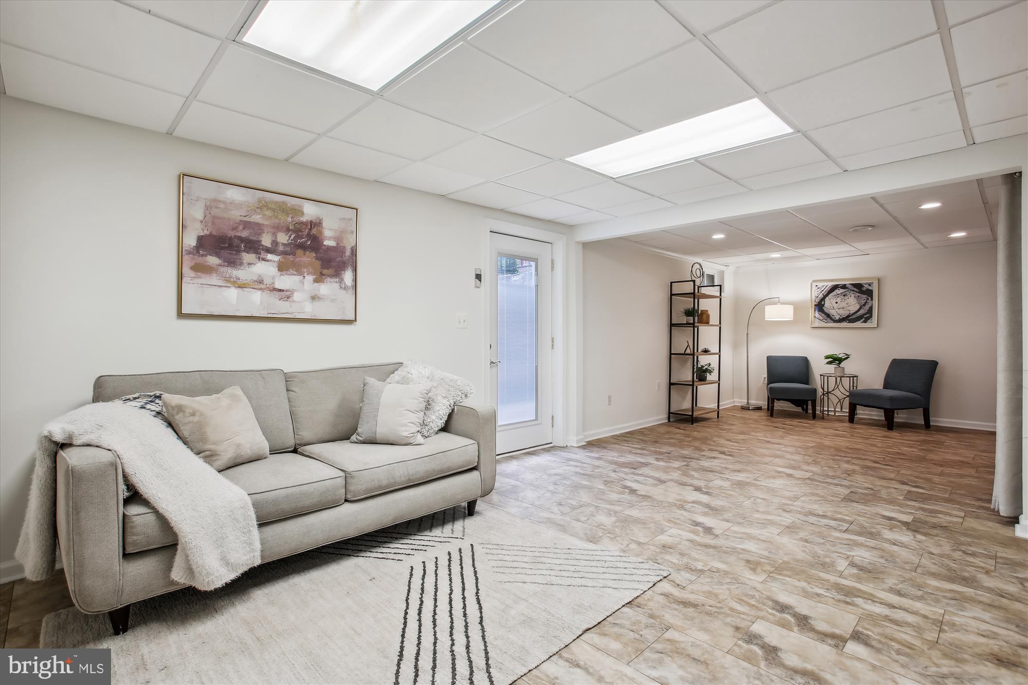 HAMPTON WOODS EAST - Residential