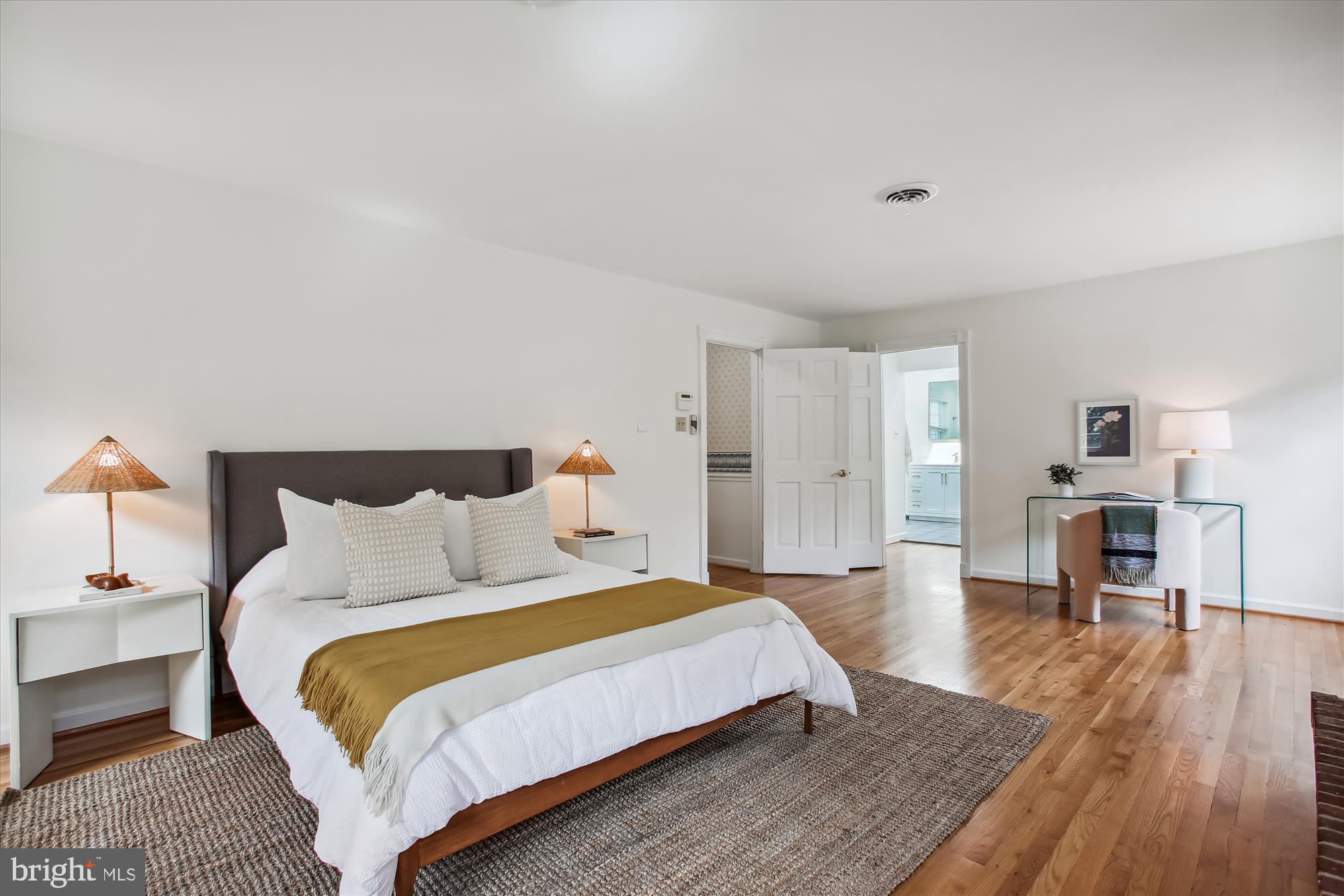 HAMPTON WOODS EAST - Residential