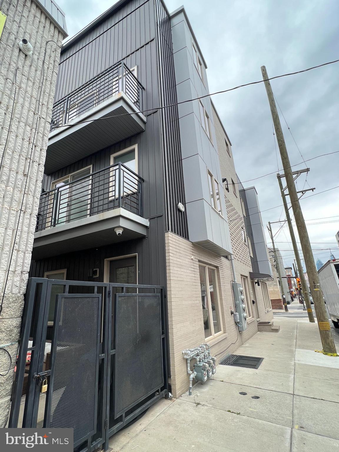 1441 BROWN STREET
