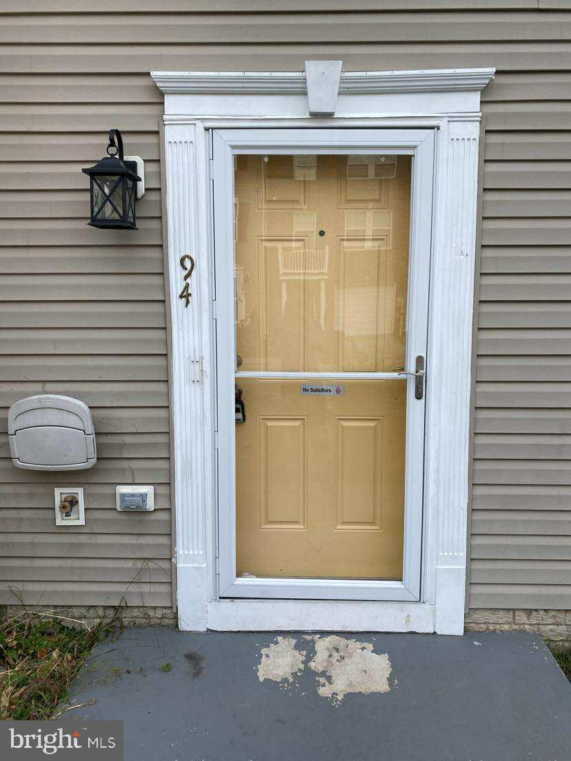 COUNTY GREEN - Residential Lease