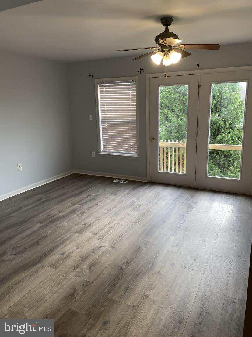 COUNTY GREEN - Residential Lease