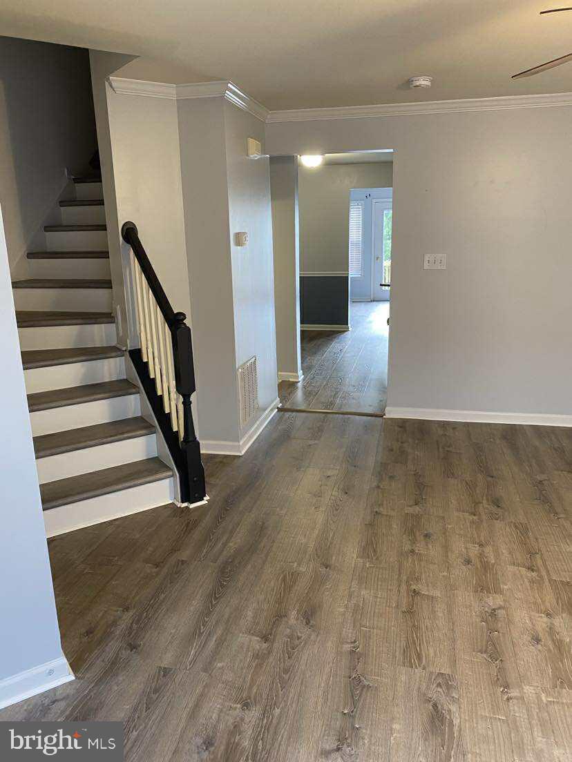 COUNTY GREEN - Residential Lease