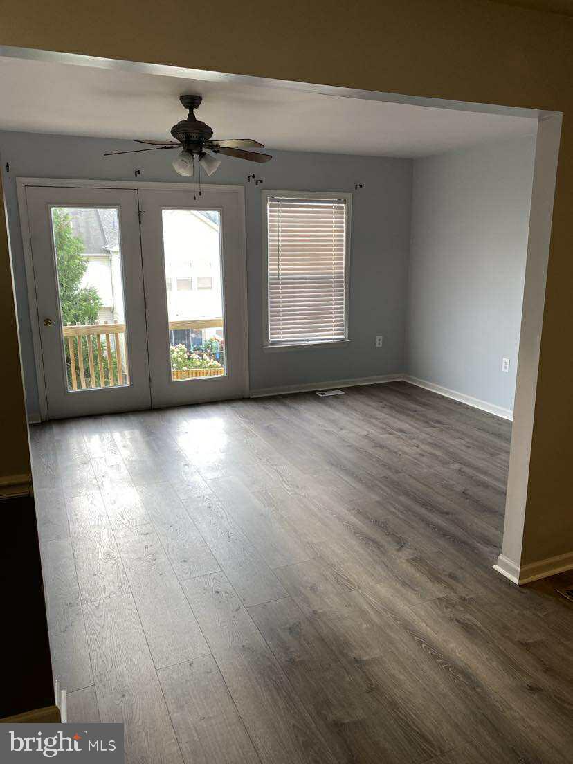 COUNTY GREEN - Residential Lease