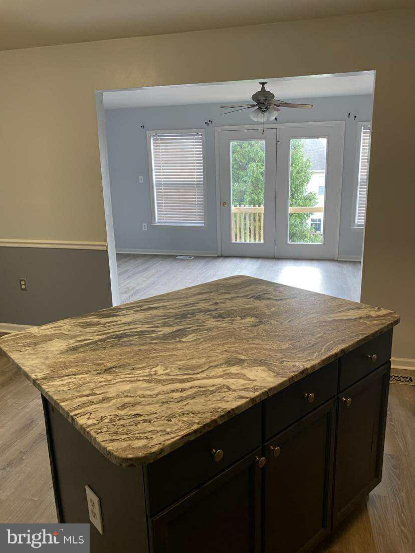 COUNTY GREEN - Residential Lease