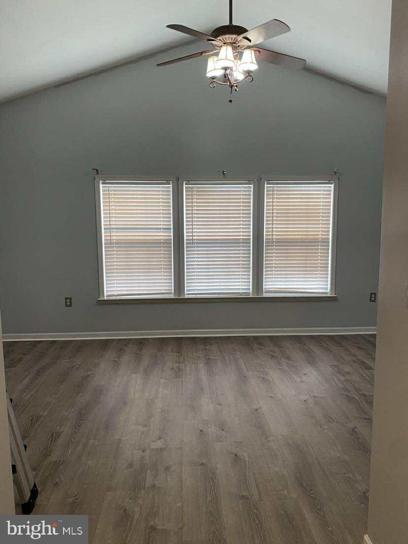 COUNTY GREEN - Residential Lease