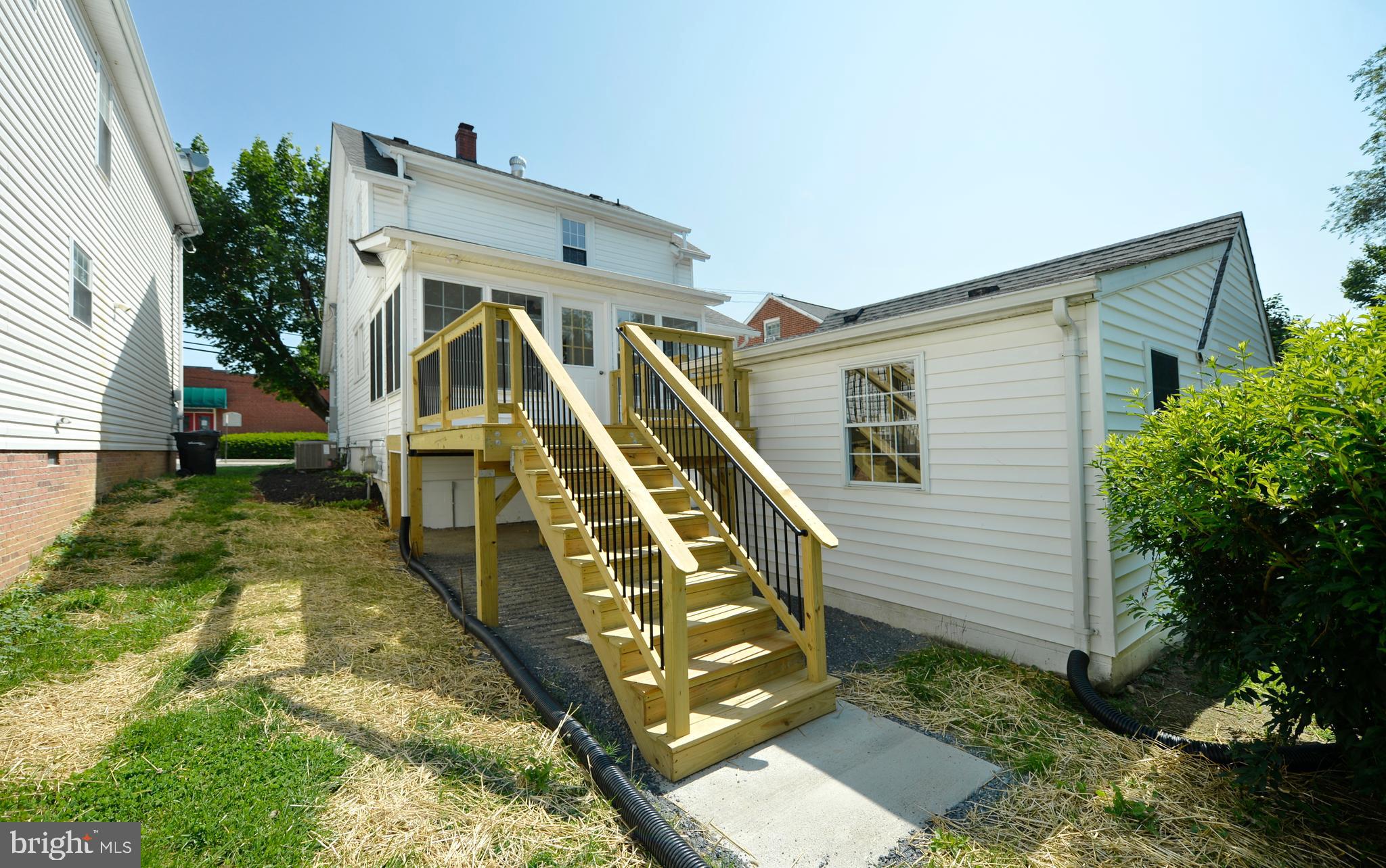 31 W WHITLOCK AVENUE