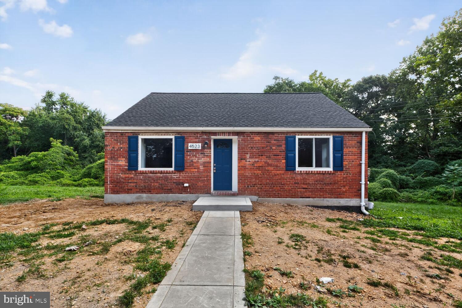 Open Houses: Wednesdays 6–8 PM & Saturdays 11AM – 1 PM – Reserve your time slot today (no walk-ins).
Don’t miss this beautifully renovated 6BR/2BA single-family home in a quiet Prince George’s County neighborhood—just a short walk to Route 5 and about one mile from Branch Ave Metro. Inside, enjoy an open-concept living/dining area, a modern kitchen with brand-new appliances, and two bedrooms plus a full bath on the main level. Upstairs features a spacious loft-style bedroom, while the finished basement adds three more bedrooms and another full bath.
Relax or entertain in the large backyard with patio. Gas and water included; tenant pays electric. $50 application fee per adult, credit/background check required. Security deposit $1,650 (50% off standard). Pets up to 35 lbs welcome with nominal fee.