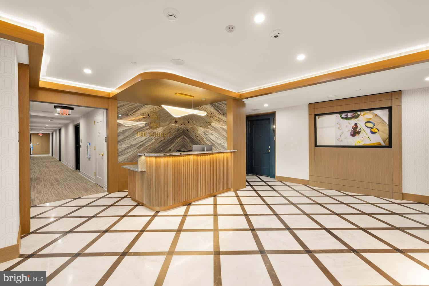 811 N COLUMBUS STREET 218