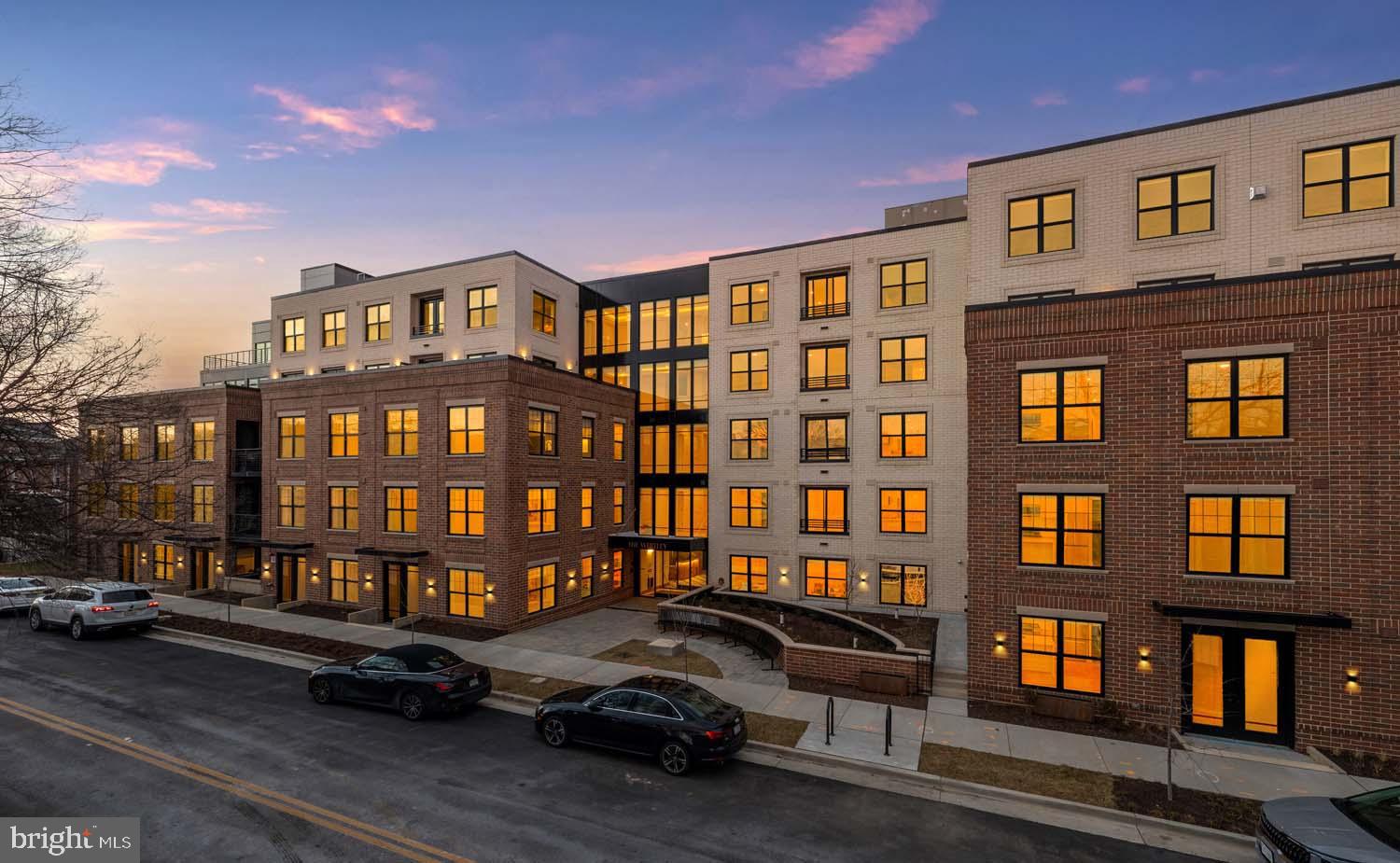 811 N COLUMBUS STREET 218