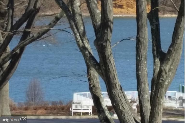 DREAMS LANDING - Residential Lease