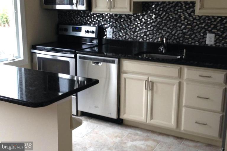 DREAMS LANDING - Residential Lease