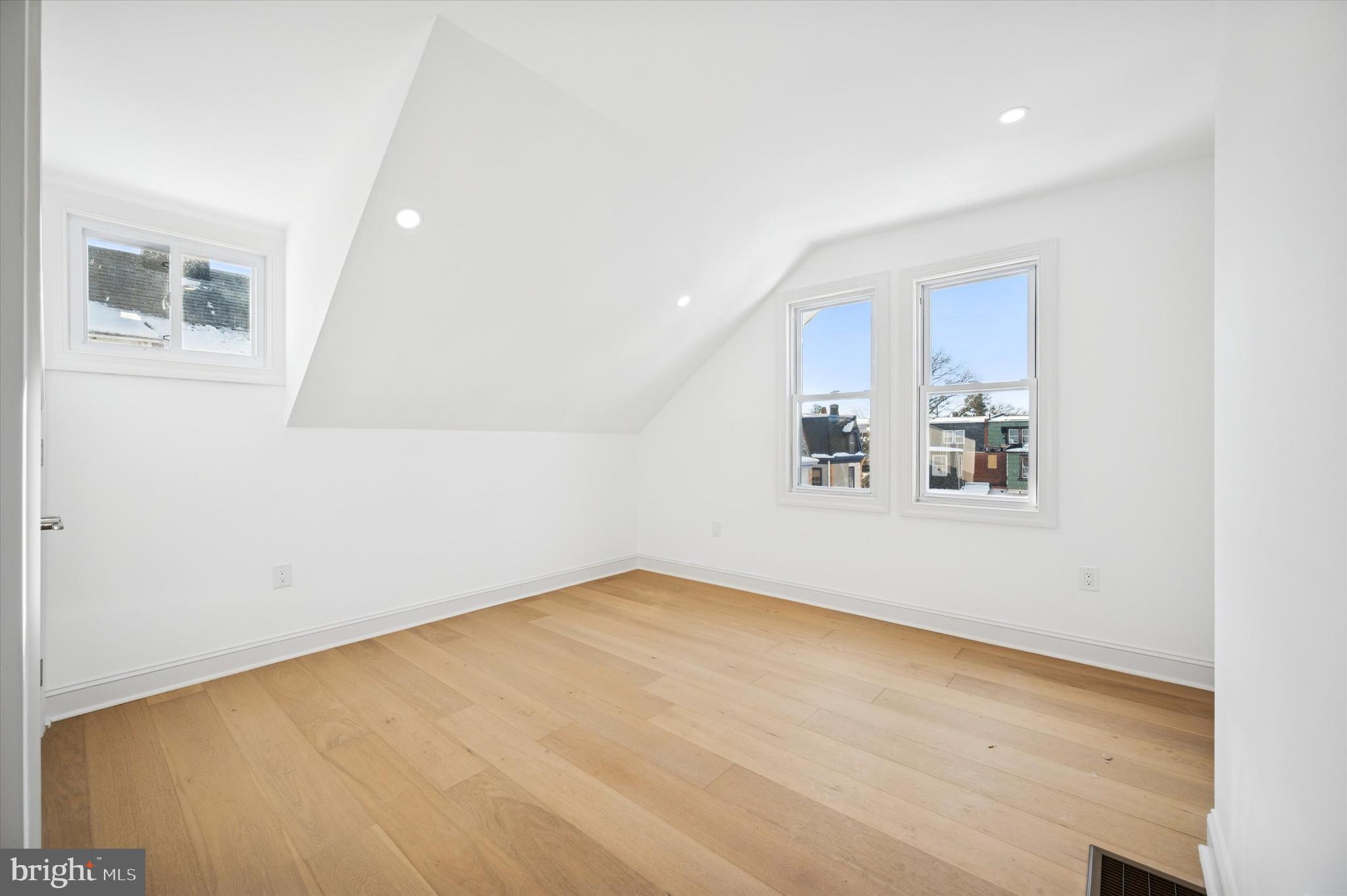 GERMANTOWN (EAST) - Residential