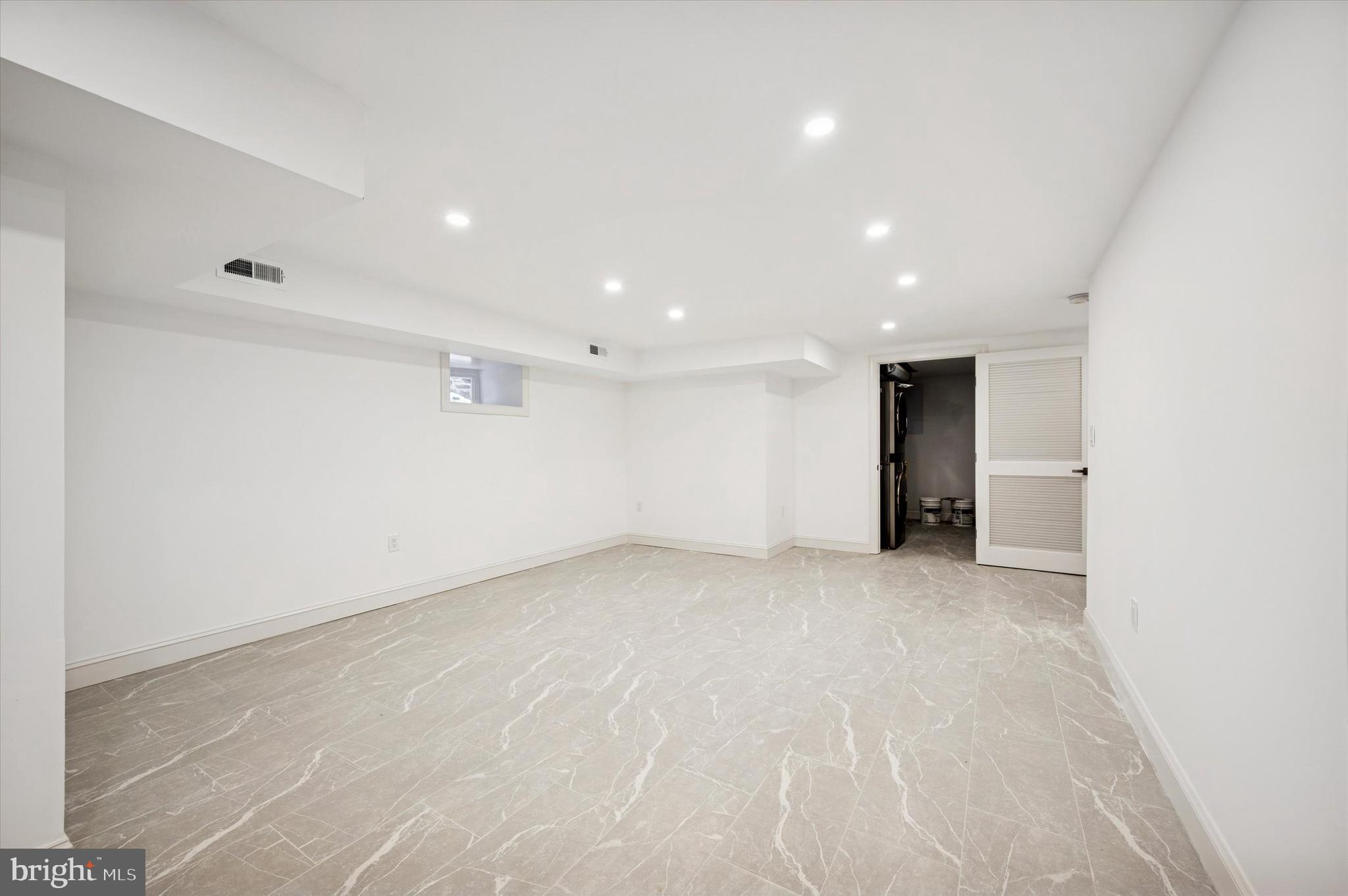 GERMANTOWN (EAST) - Residential