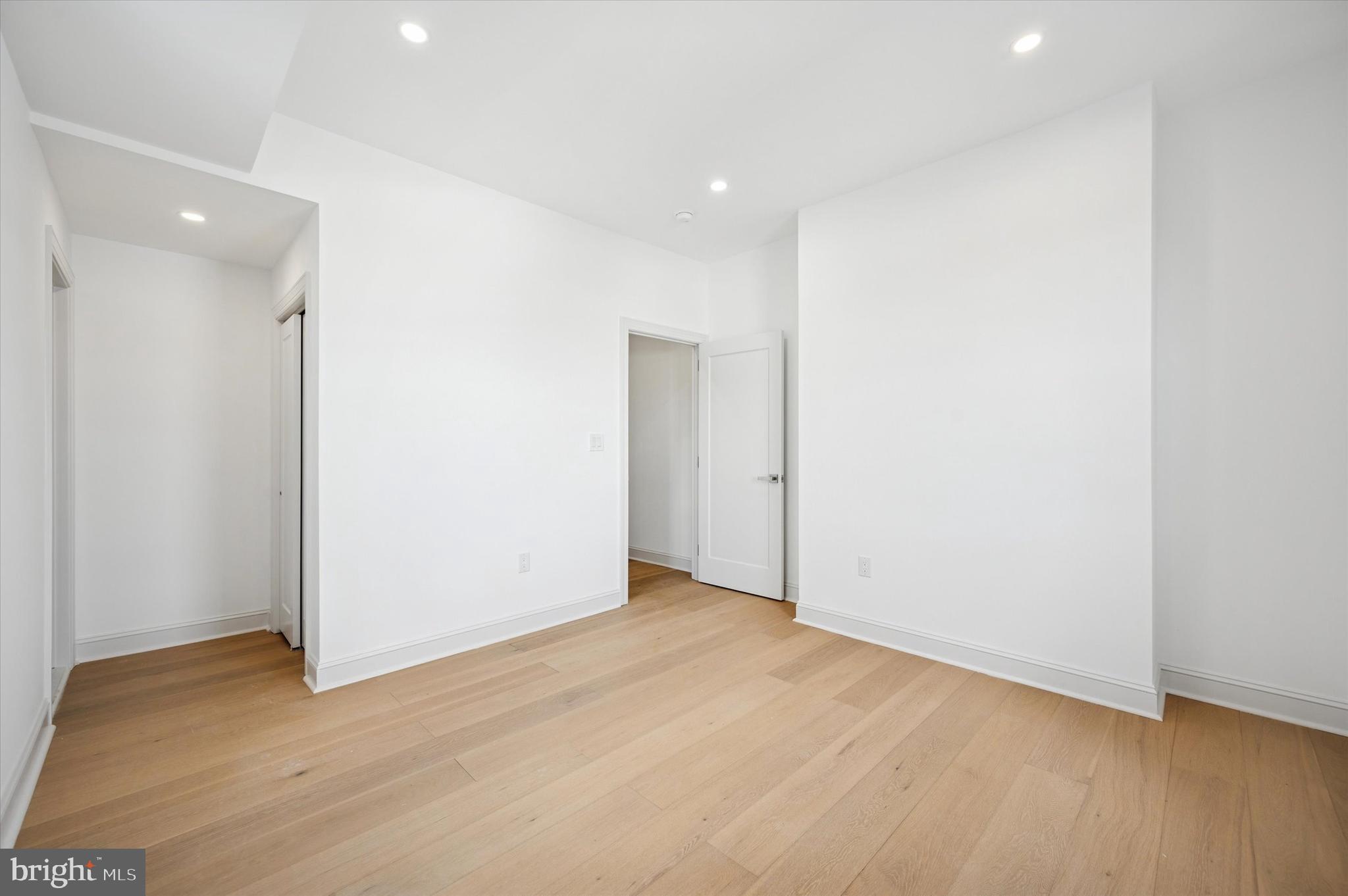 GERMANTOWN (EAST) - Residential